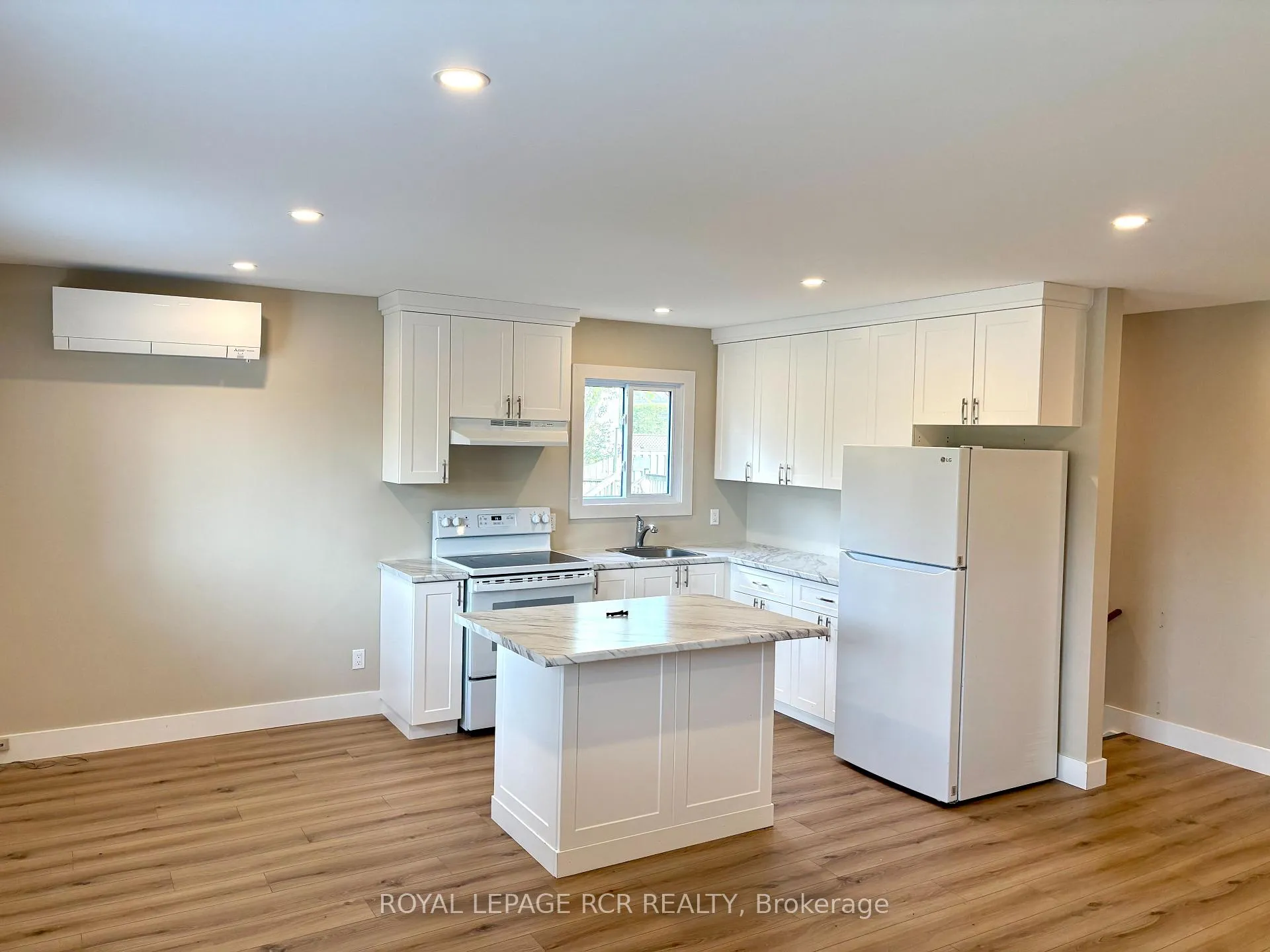 Photo 6 of 504 Andrew Street, Shelburne — HOMEH