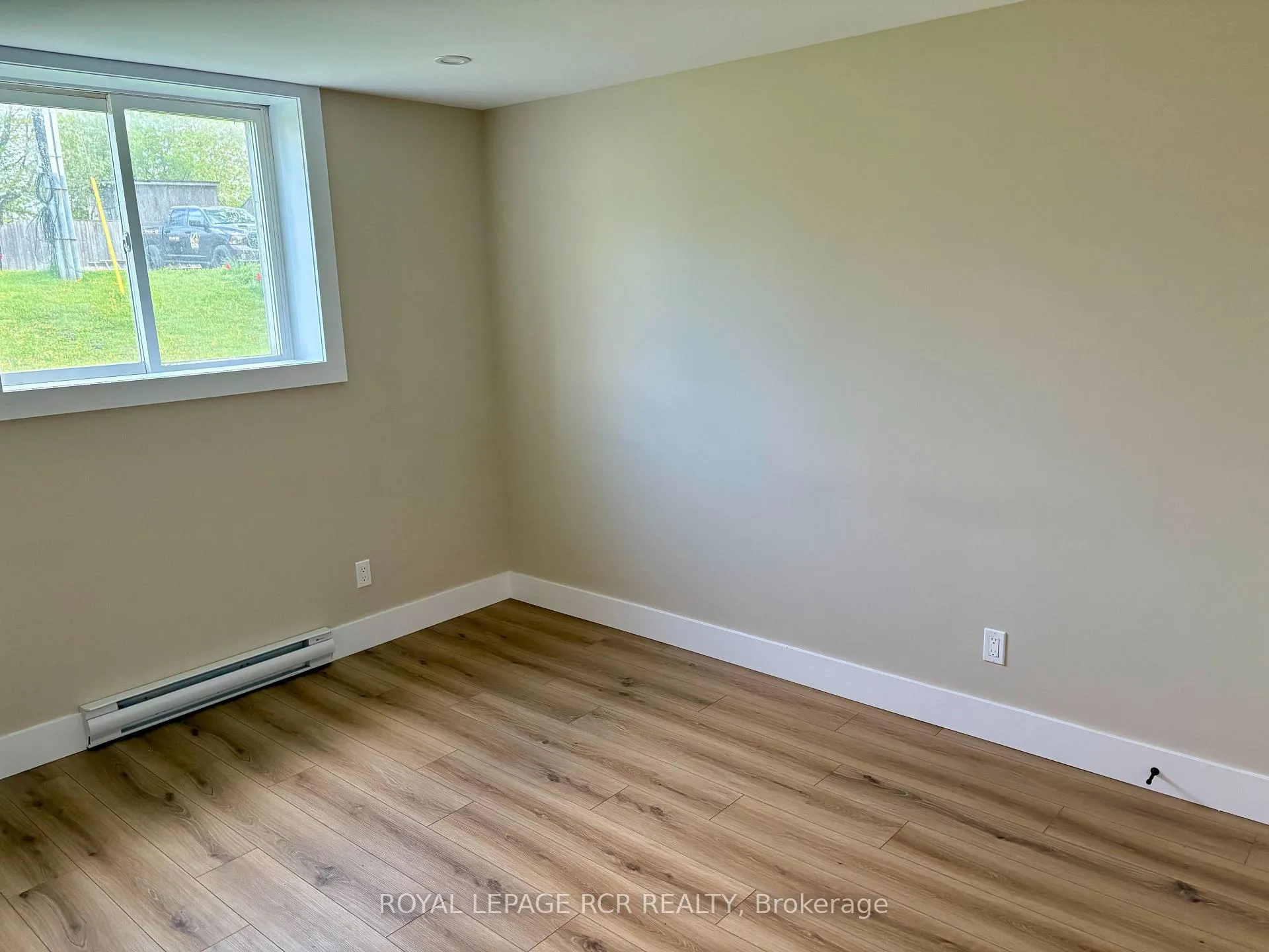 Photo 20 of 504 Andrew Street, Shelburne — HOMEH