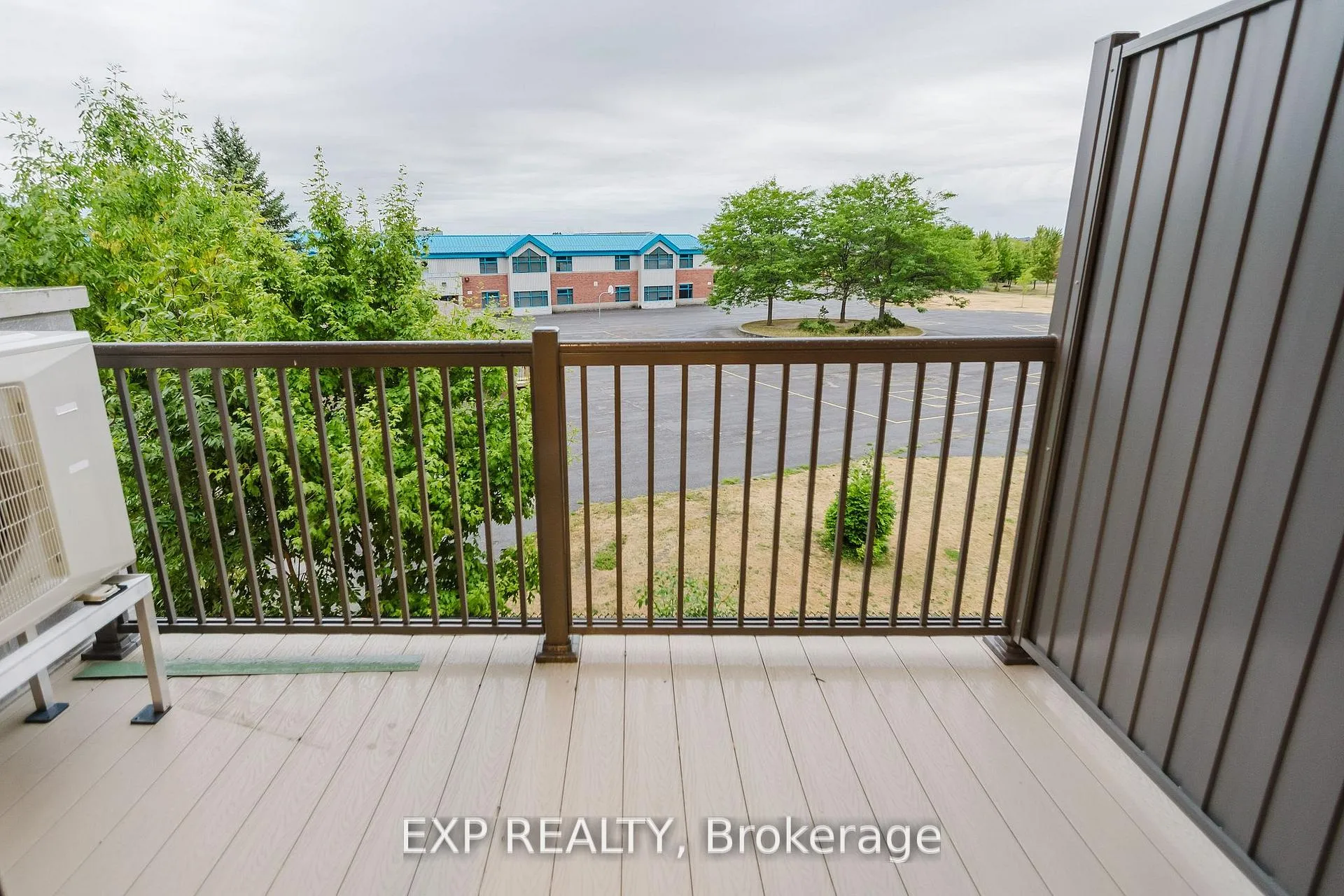 Photo 4 of 603 Silhouette Private, Ottawa, Barrhaven - Cedargrove/Fraserdale — HOMEH