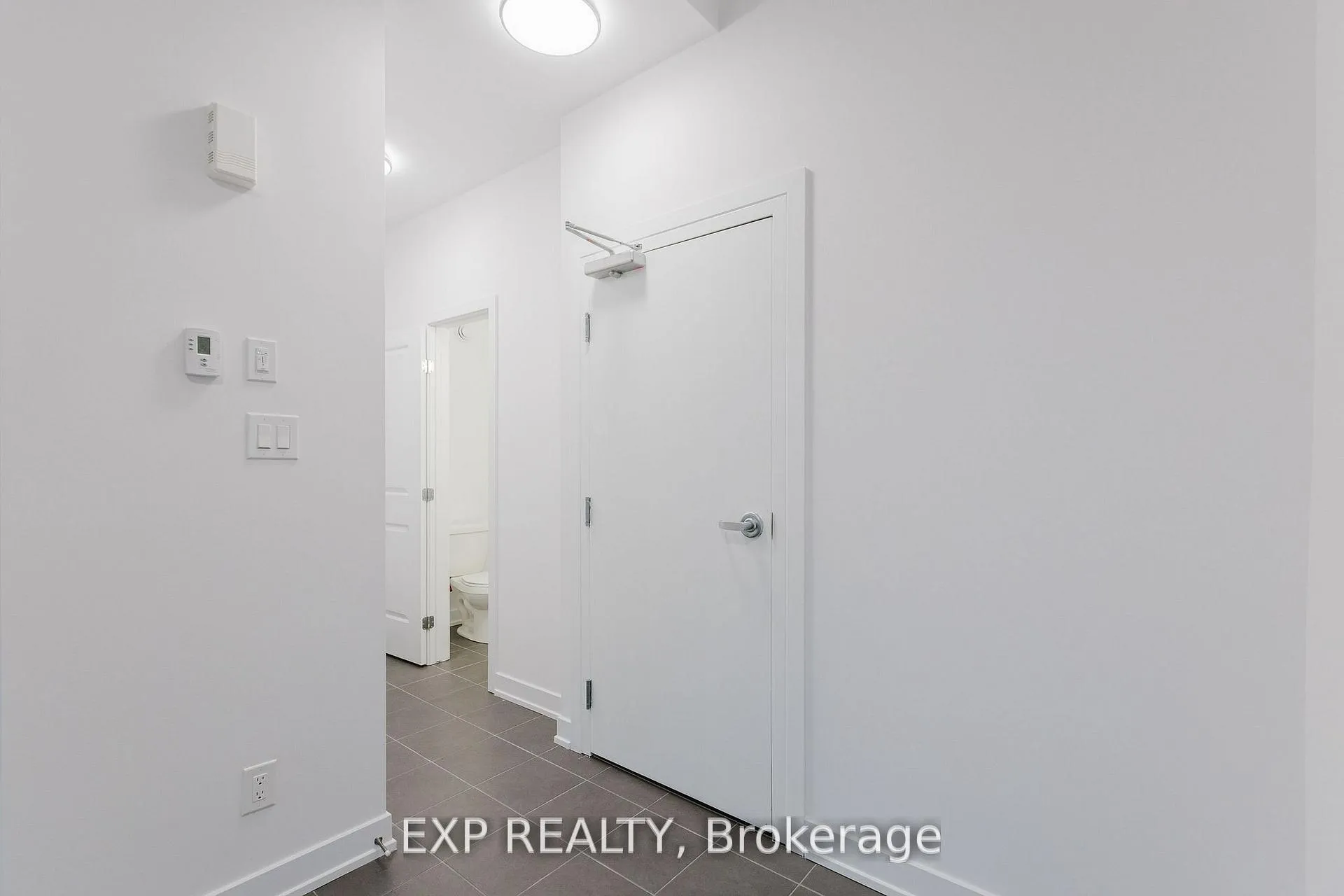 Photo 15 of 603 Silhouette Private, Ottawa, Barrhaven - Cedargrove/Fraserdale — HOMEH
