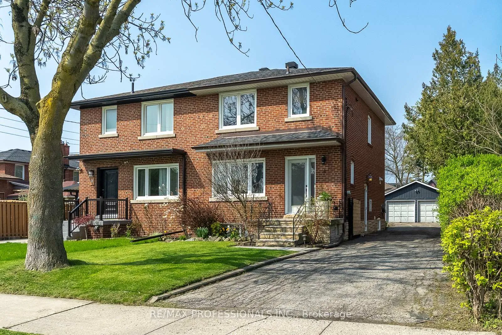 Photo 1 of 4 Edilou Drive, Etobicoke, Alderwood — HOMEH