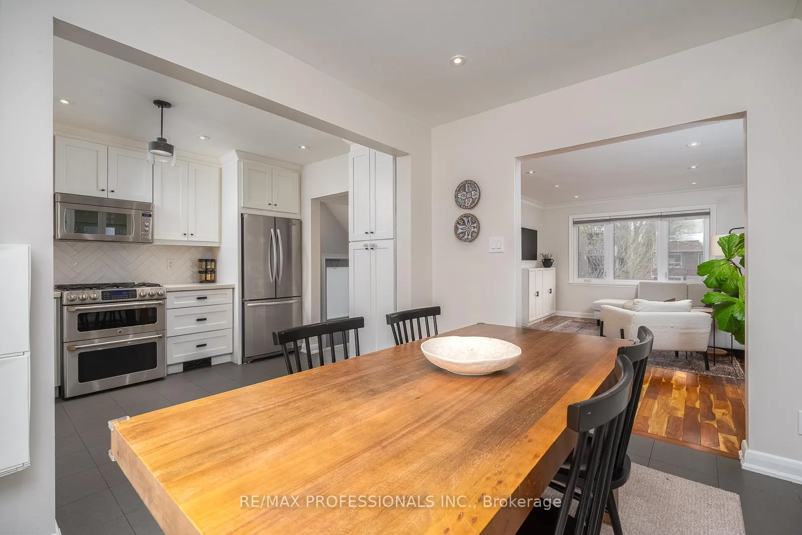 Photo 13 of 4 Edilou Drive, Etobicoke, Alderwood — HOMEH