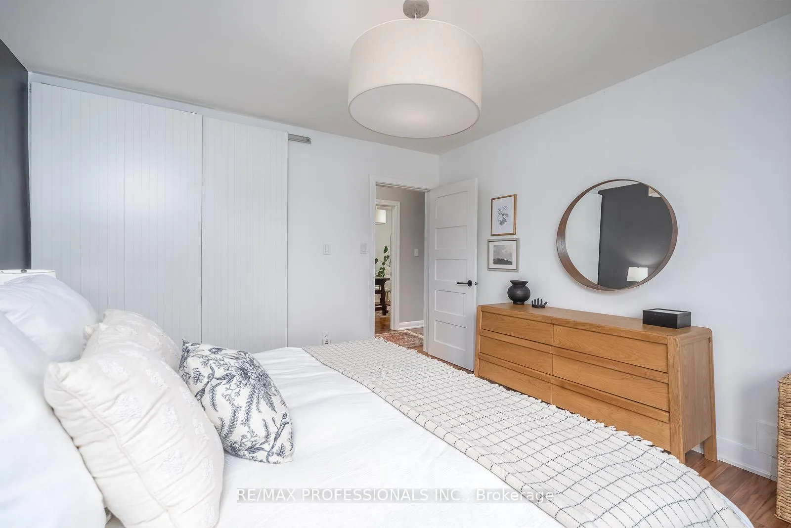 Photo 21 of 4 Edilou Drive, Etobicoke, Alderwood — HOMEH