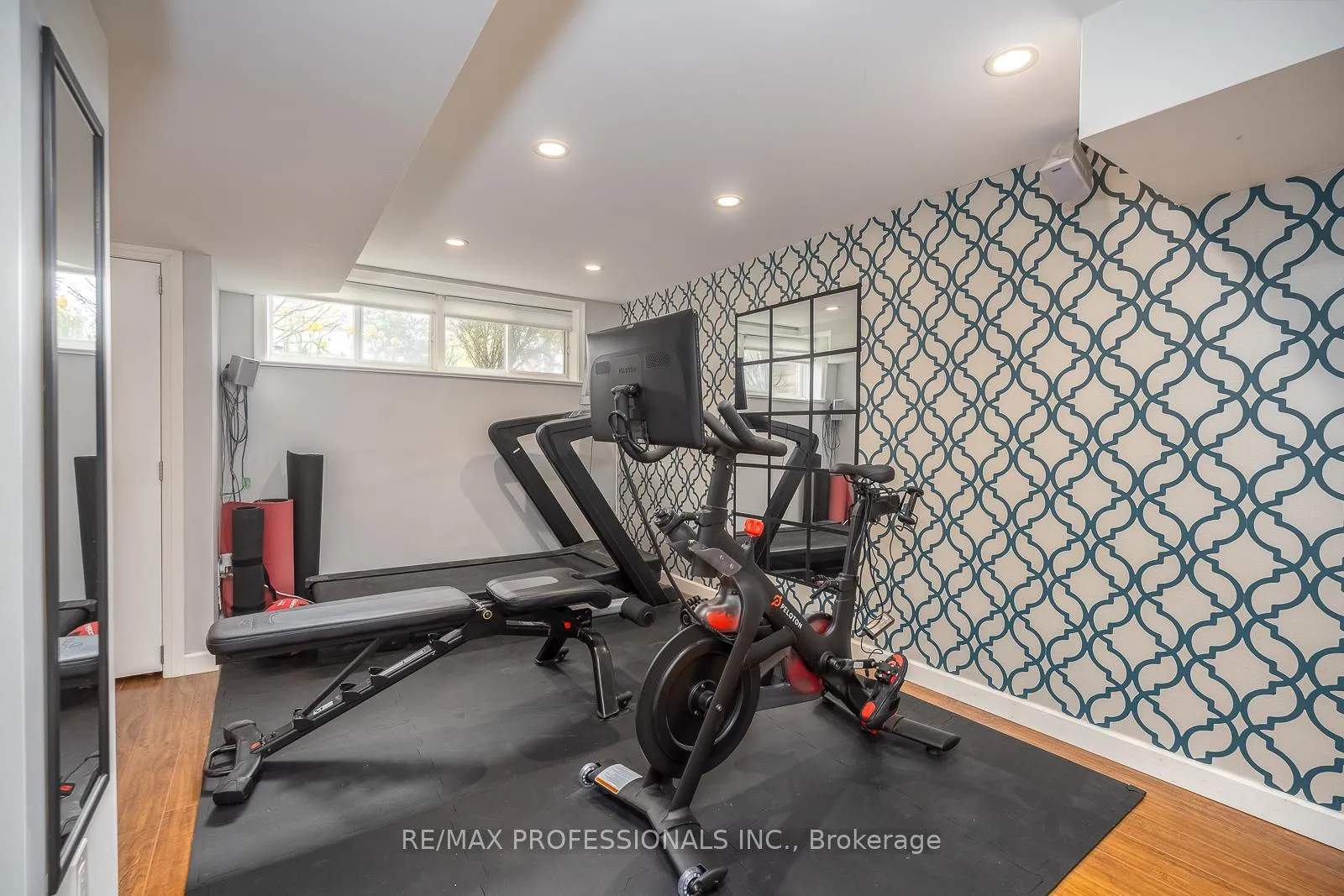 Photo 32 of 4 Edilou Drive, Etobicoke, Alderwood — HOMEH