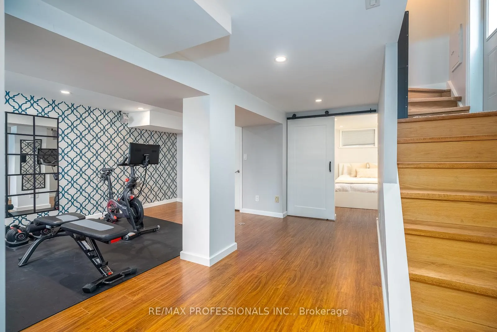 Photo 33 of 4 Edilou Drive, Etobicoke, Alderwood — HOMEH