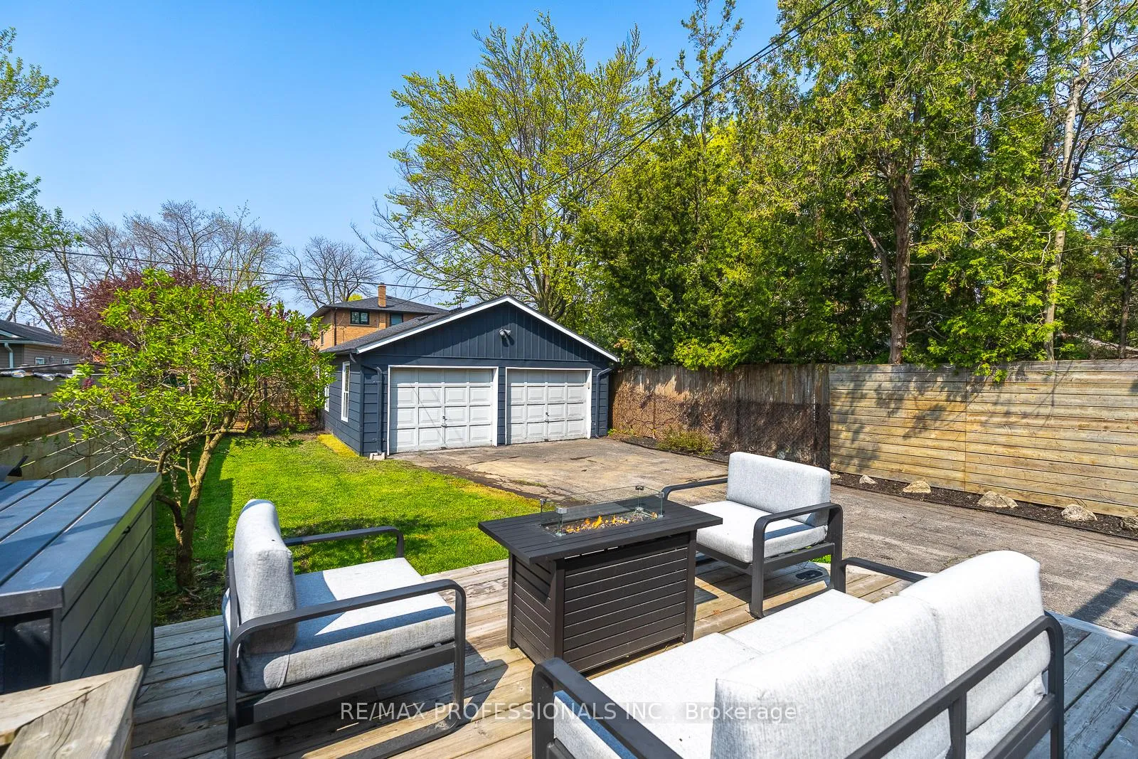 Photo 41 of 4 Edilou Drive, Etobicoke, Alderwood — HOMEH