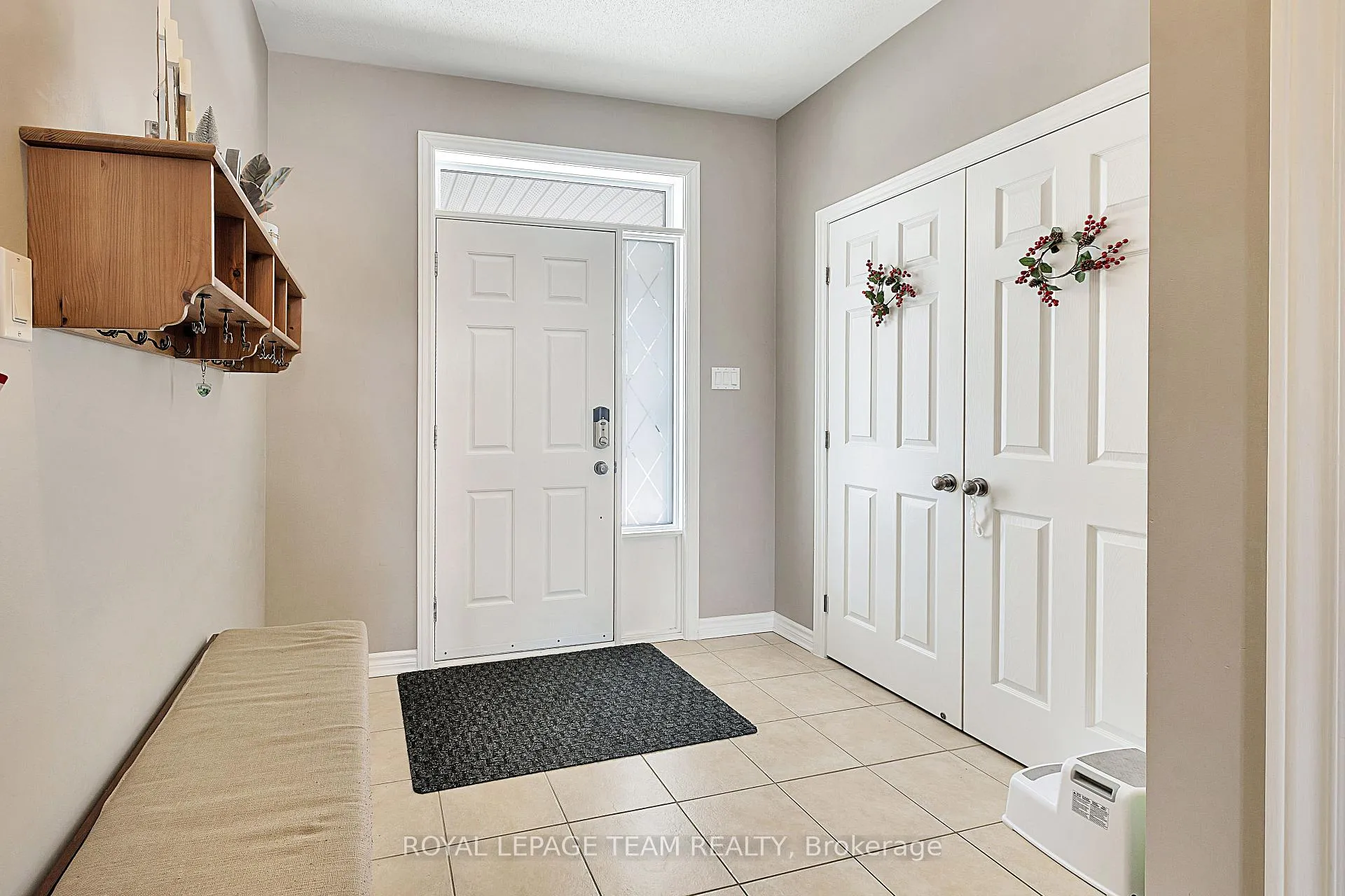 Photo 5 of 250 Flodden Way, Ottawa, Barrhaven East — HOMEH