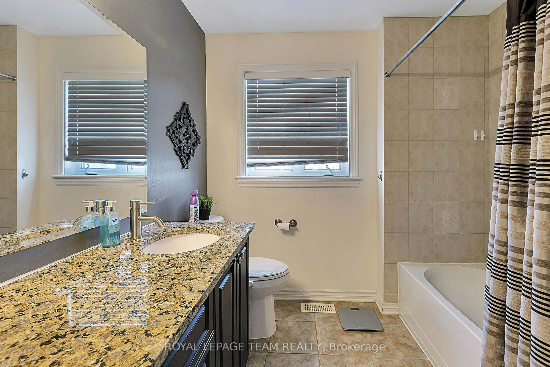 Photo 25 of 250 Flodden Way, Ottawa, Barrhaven East — HOMEH