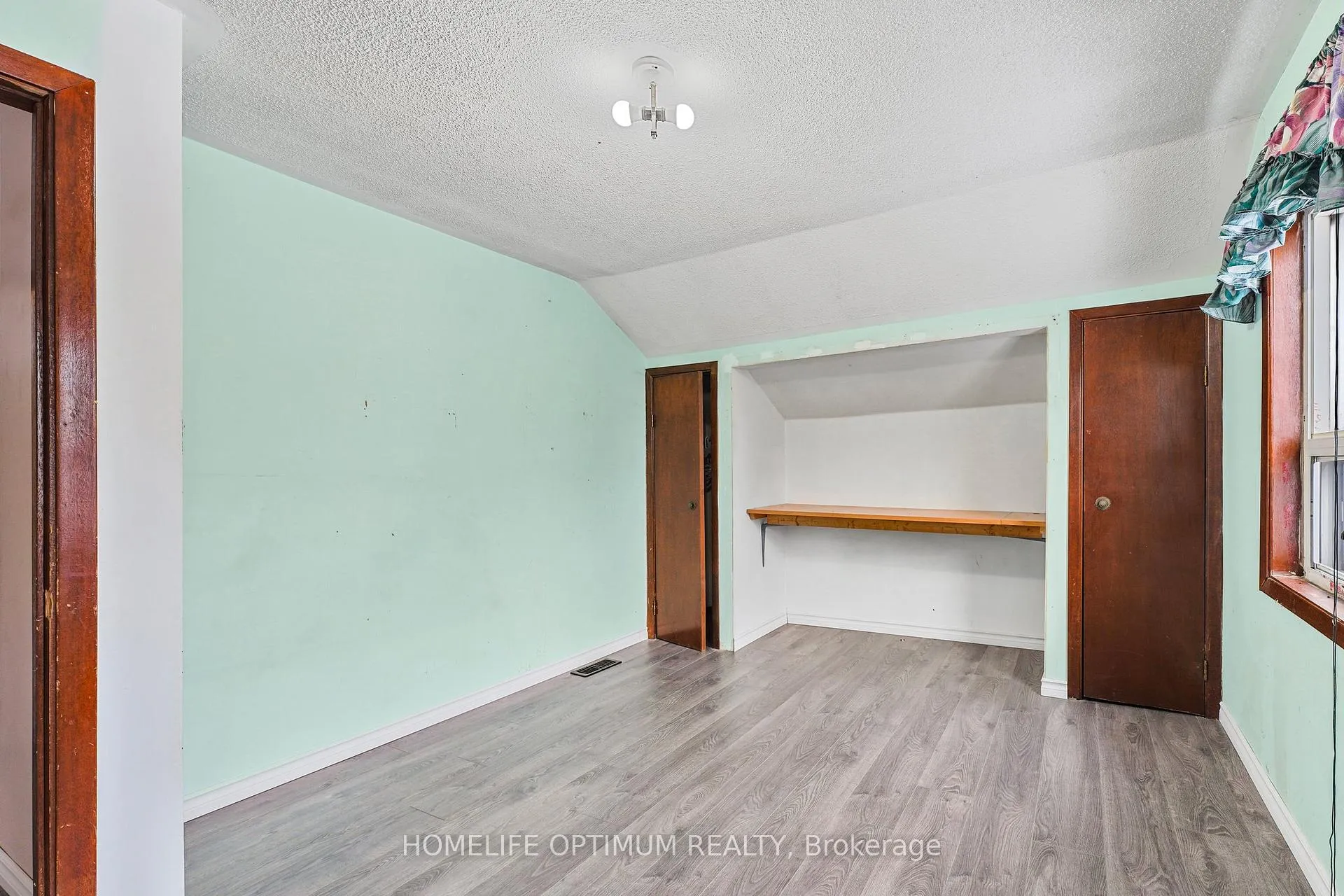 Photo 17 of 209 Barrie Street, Essa, Thornton — HOMEH