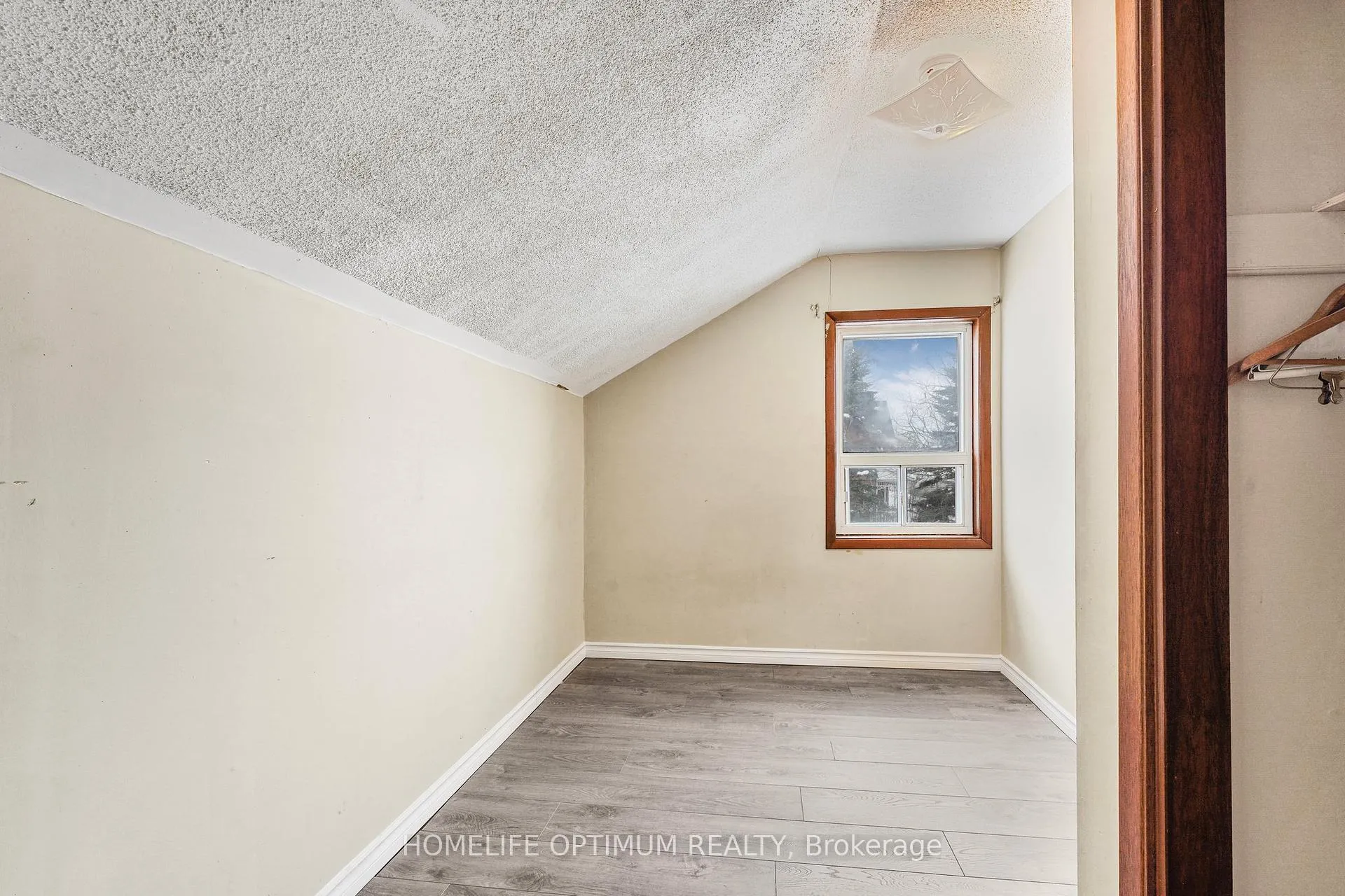 Photo 19 of 209 Barrie Street, Essa, Thornton — HOMEH