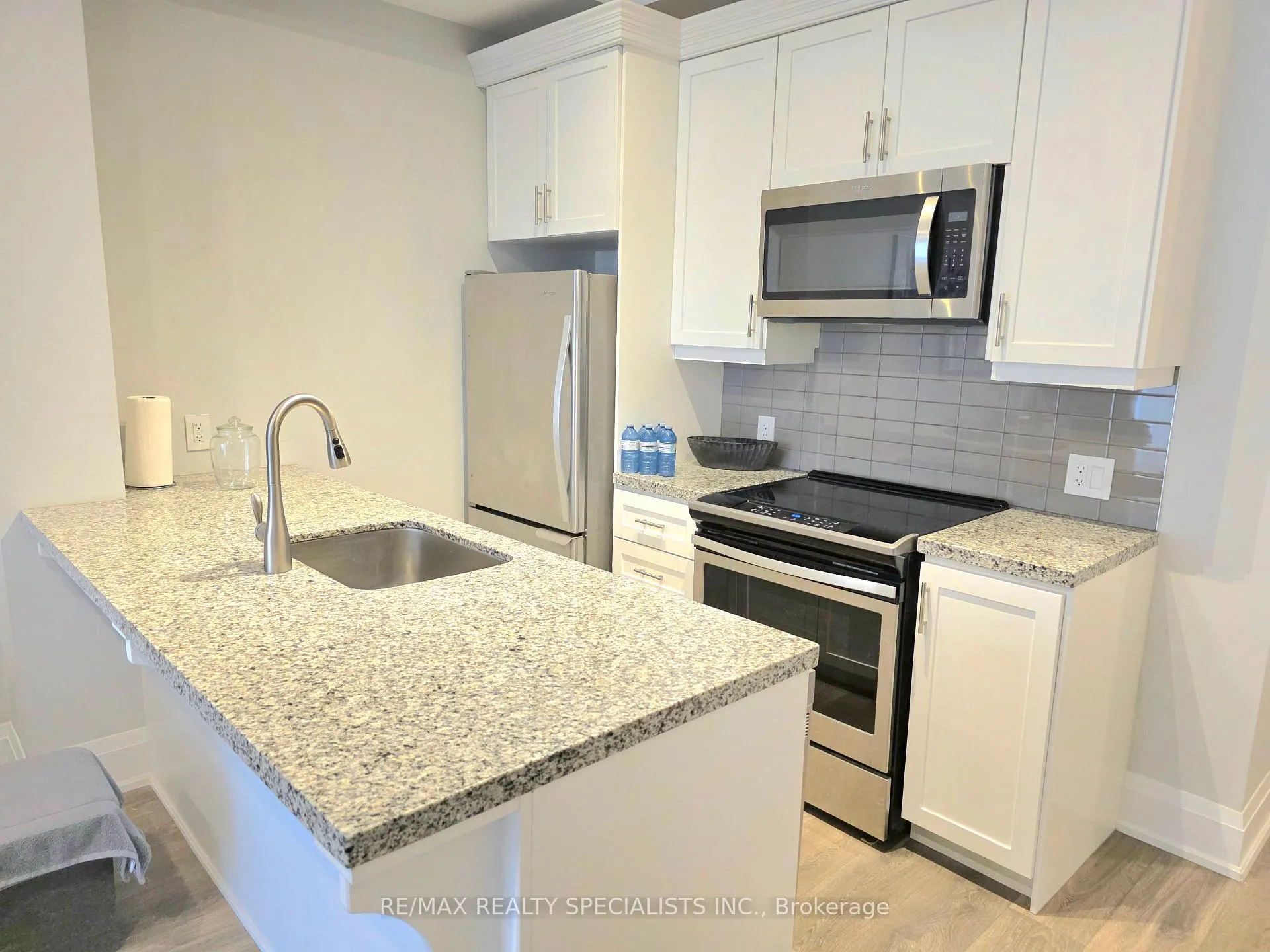 Photo 11 of Unit 401, 4040 Upper Middle Road, Burlington, Tansley — HOMEH