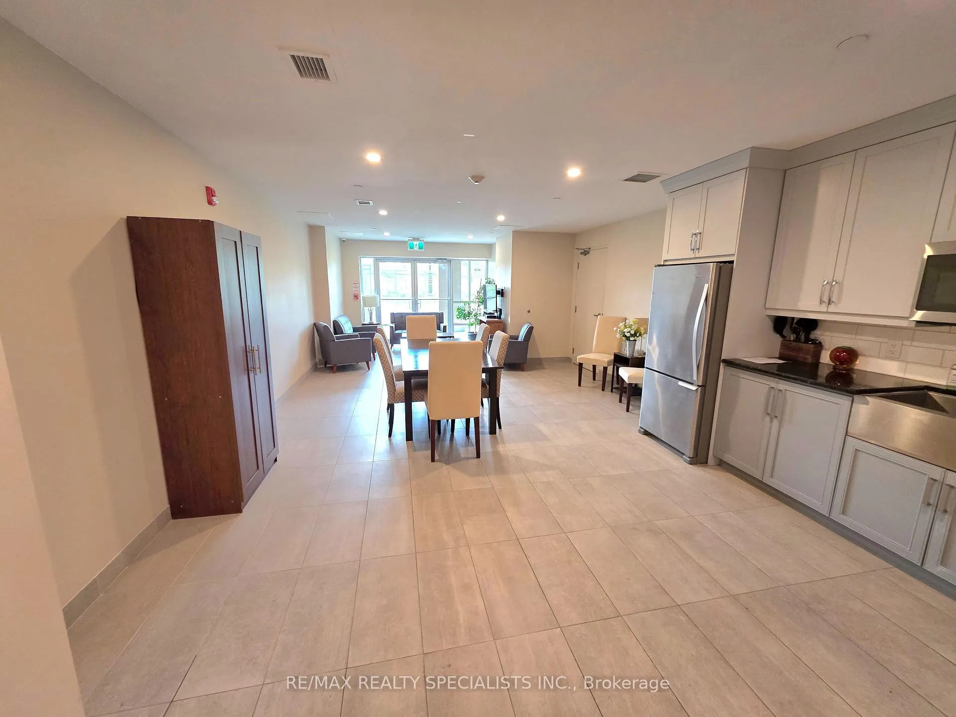 Photo 22 of Unit 401, 4040 Upper Middle Road, Burlington, Tansley — HOMEH