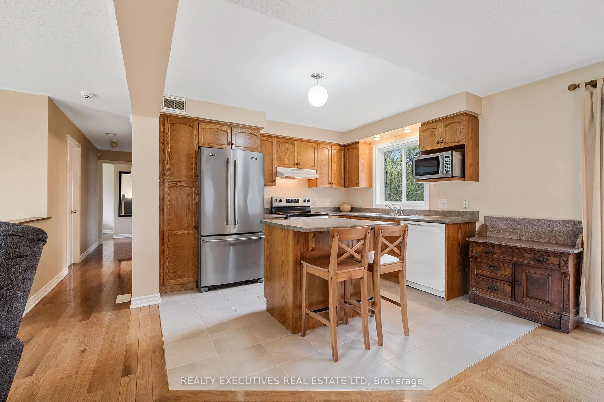 Photo 3 of 7645 Lawrence Street, Ottawa, Vernon — HOMEH
