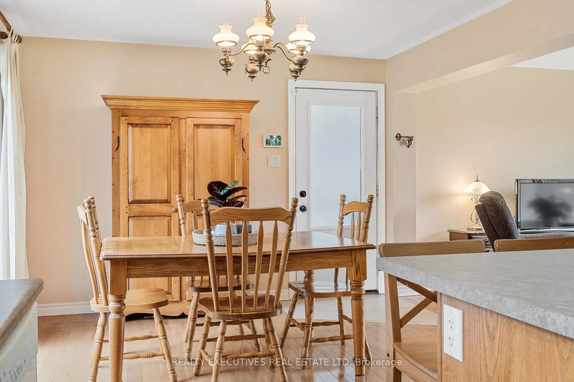 Photo 7 of 7645 Lawrence Street, Ottawa, Vernon — HOMEH