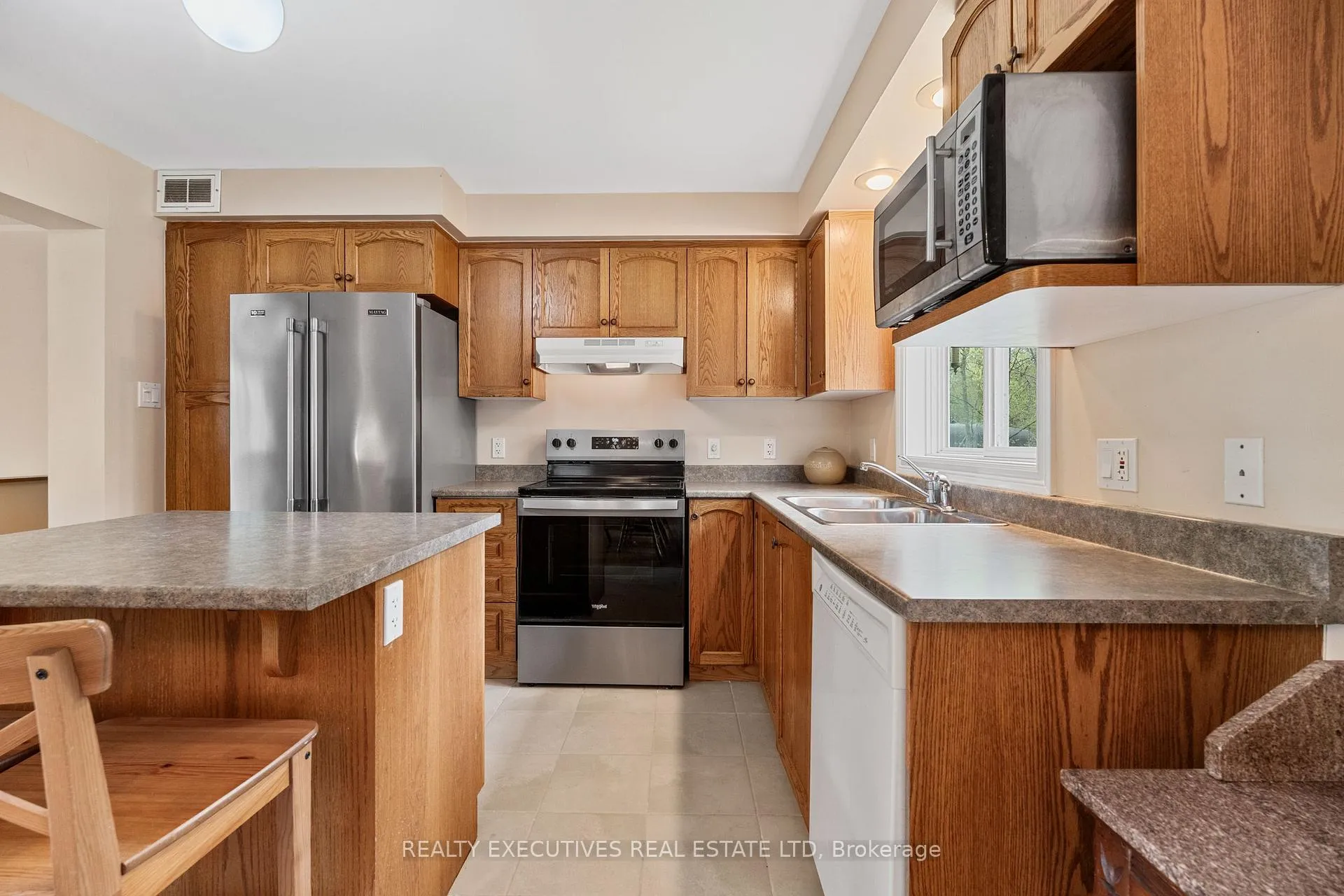 Photo 8 of 7645 Lawrence Street, Ottawa, Vernon — HOMEH