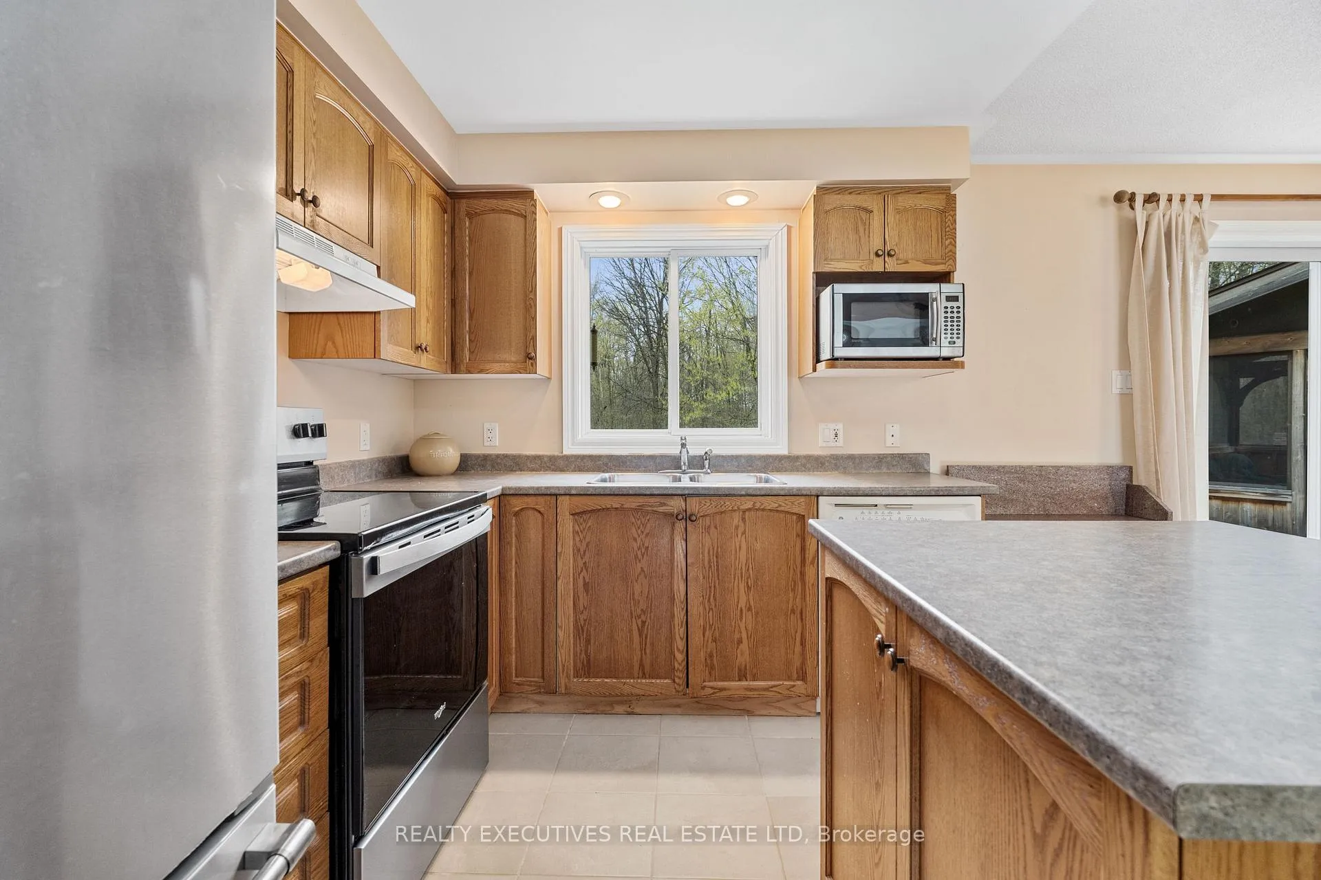 Photo 9 of 7645 Lawrence Street, Ottawa, Vernon — HOMEH