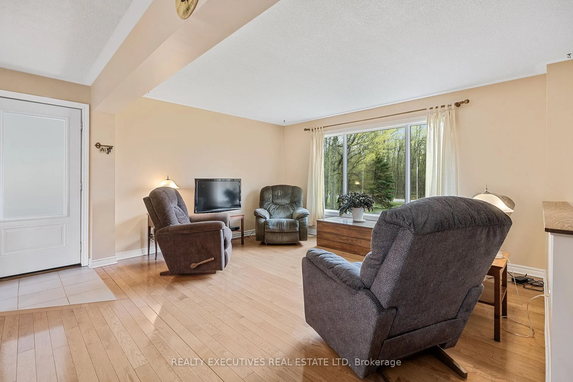 Photo 14 of 7645 Lawrence Street, Ottawa, Vernon — HOMEH