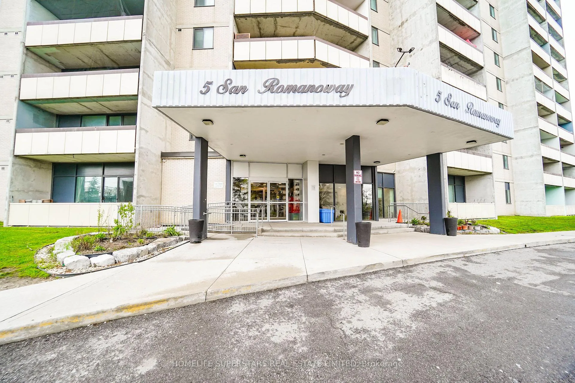 Photo 2 of Unit 110, 5 San Romano Way, Brampton, Bram East — HOMEH