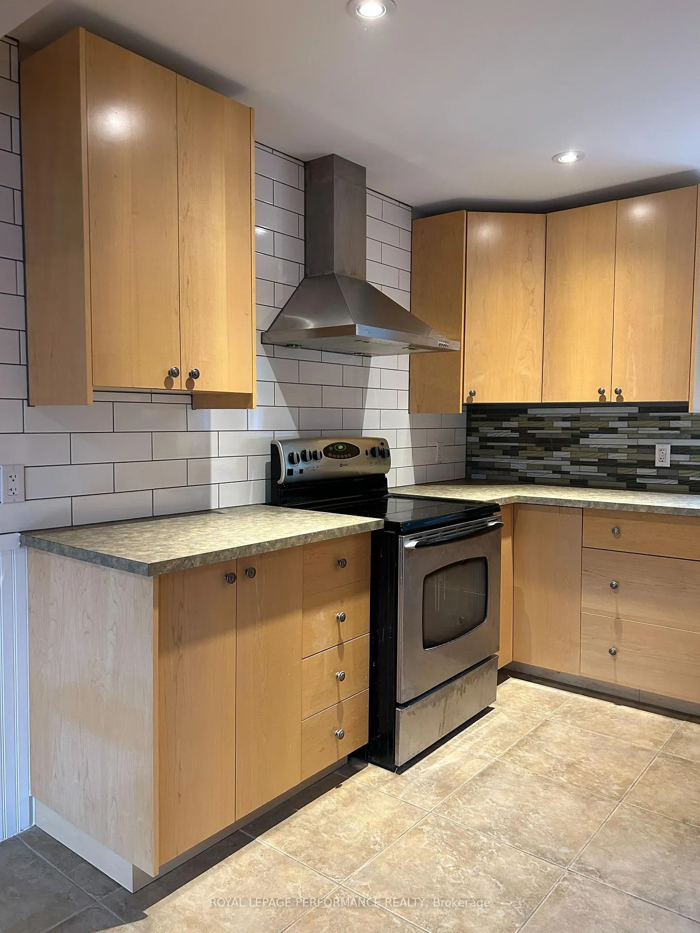 Photo 5 of Unit B, 2487 Huntley Road, Ottawa, Btwn Franktown Rd. & Fallowfield Rd. — HOMEH