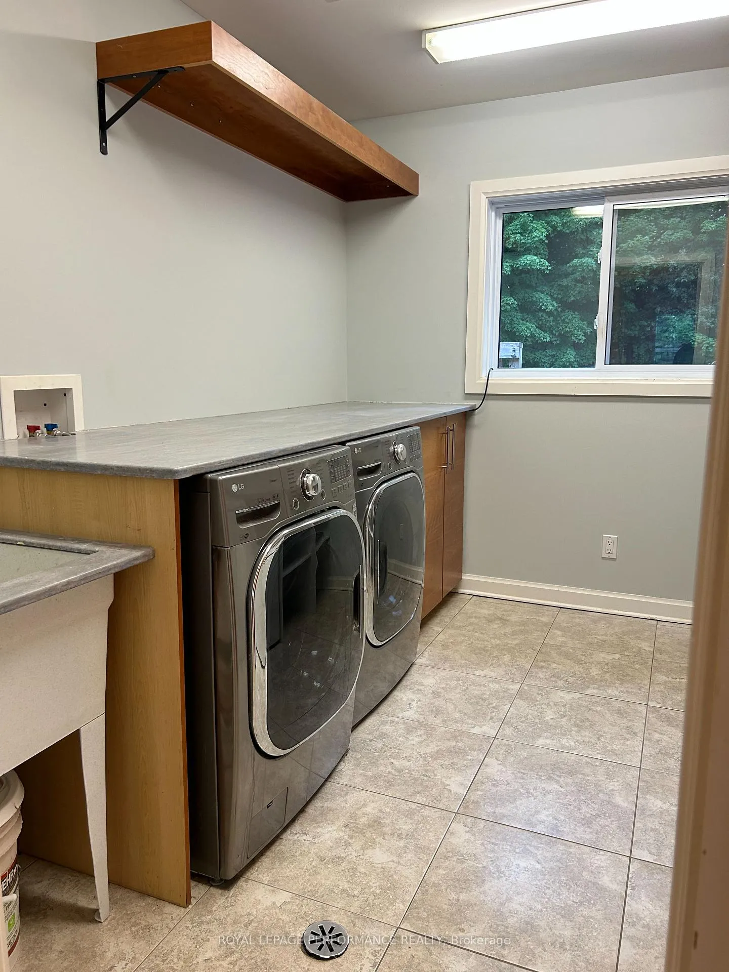 Photo 8 of Unit B, 2487 Huntley Road, Ottawa, Btwn Franktown Rd. & Fallowfield Rd. — HOMEH
