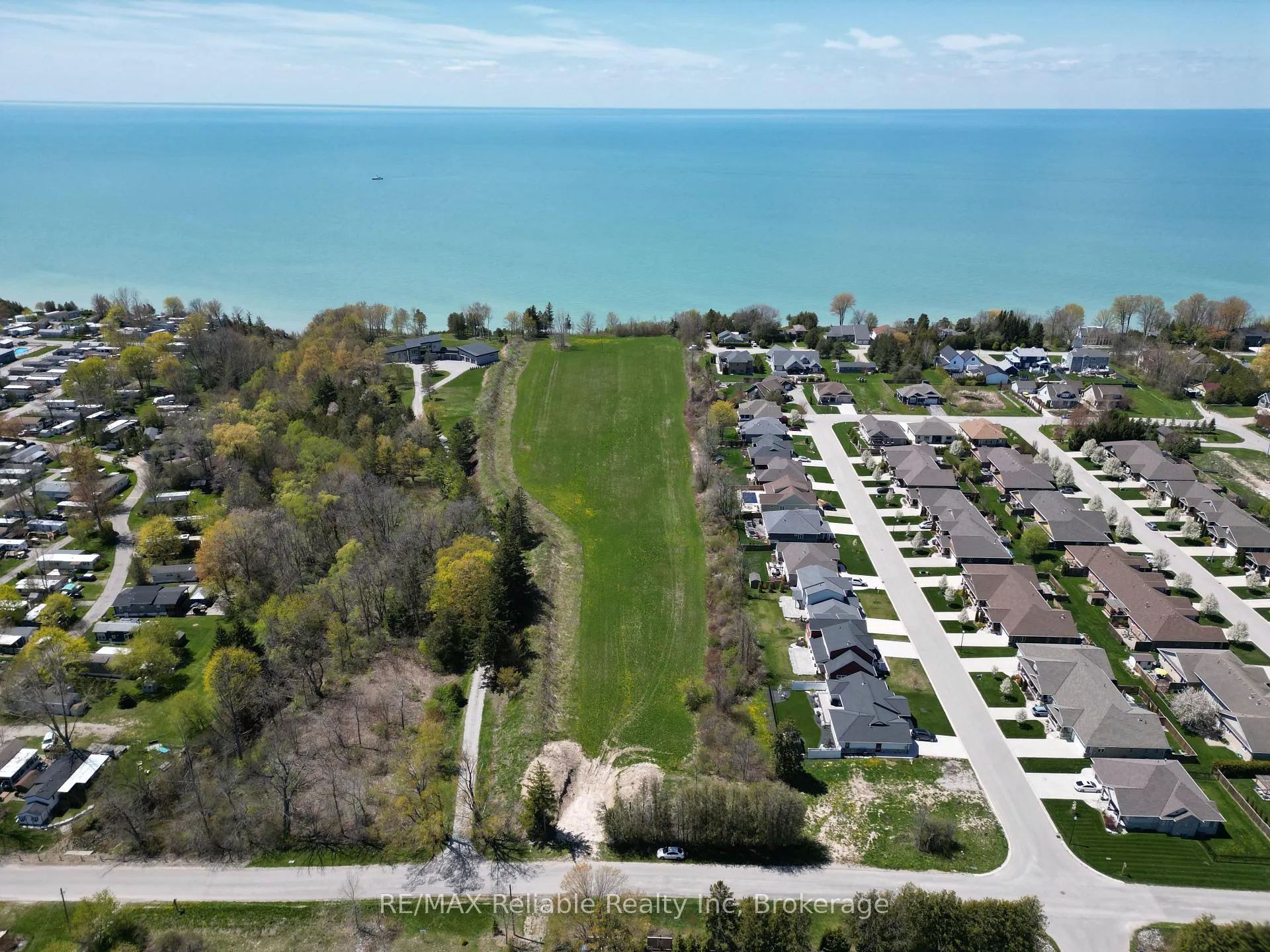 Photo 5 of 122 Tuyll Street, Bluewater, Bayfield — HOMEH