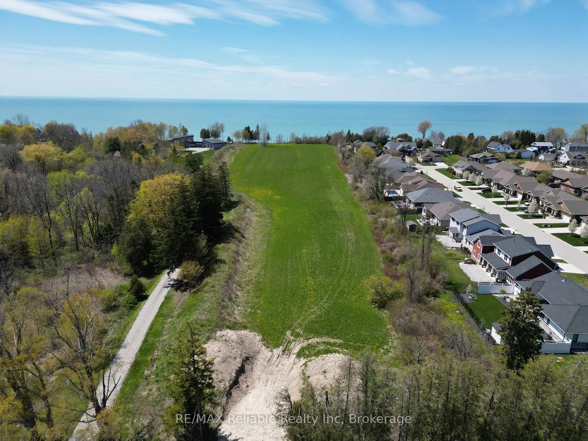 Photo 6 of 122 Tuyll Street, Bluewater, Bayfield — HOMEH