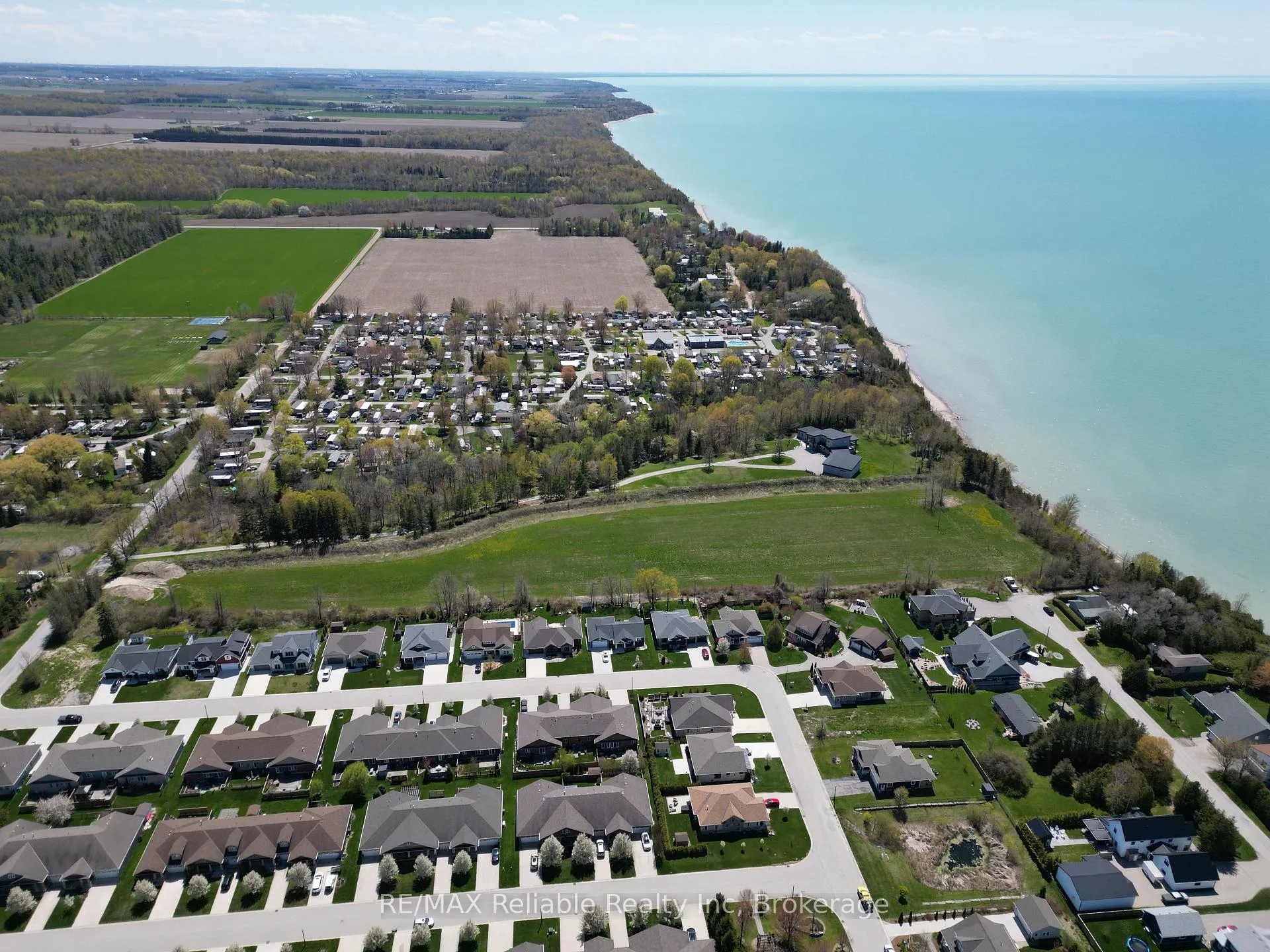 Photo 22 of 122 Tuyll Street, Bluewater, Bayfield — HOMEH