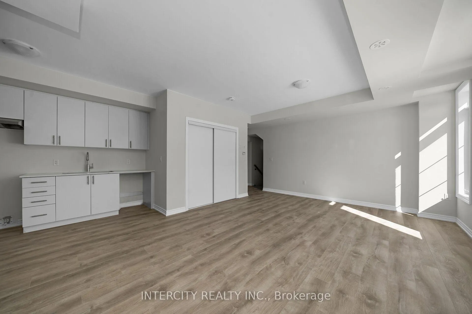 Photo 3 of Unit 43F, 1 Vibrant Way, Caledon, Rural Caledon — HOMEH