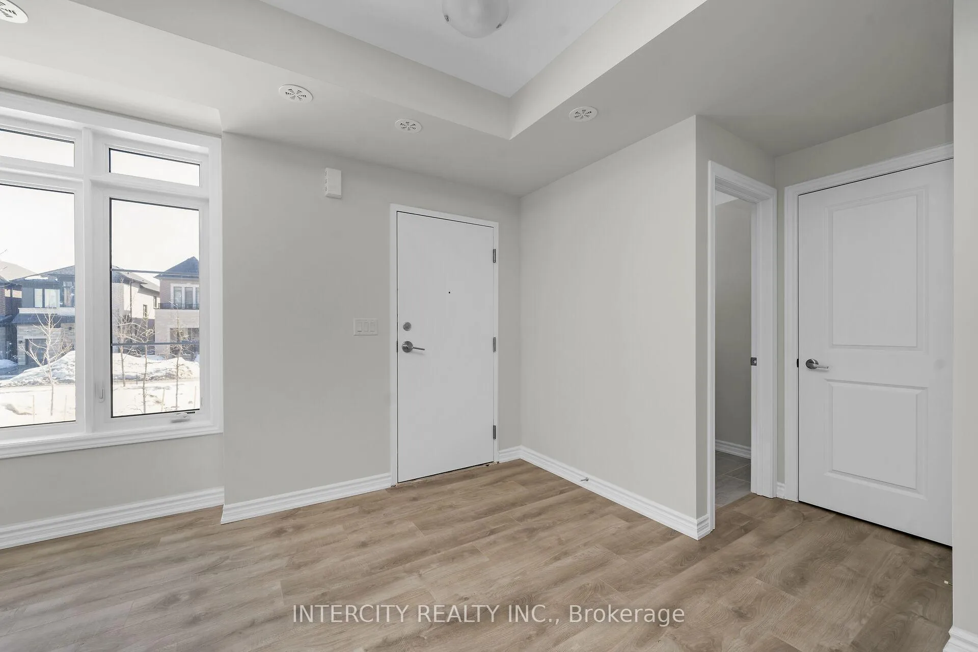 Photo 4 of Unit 43F, 1 Vibrant Way, Caledon, Rural Caledon — HOMEH