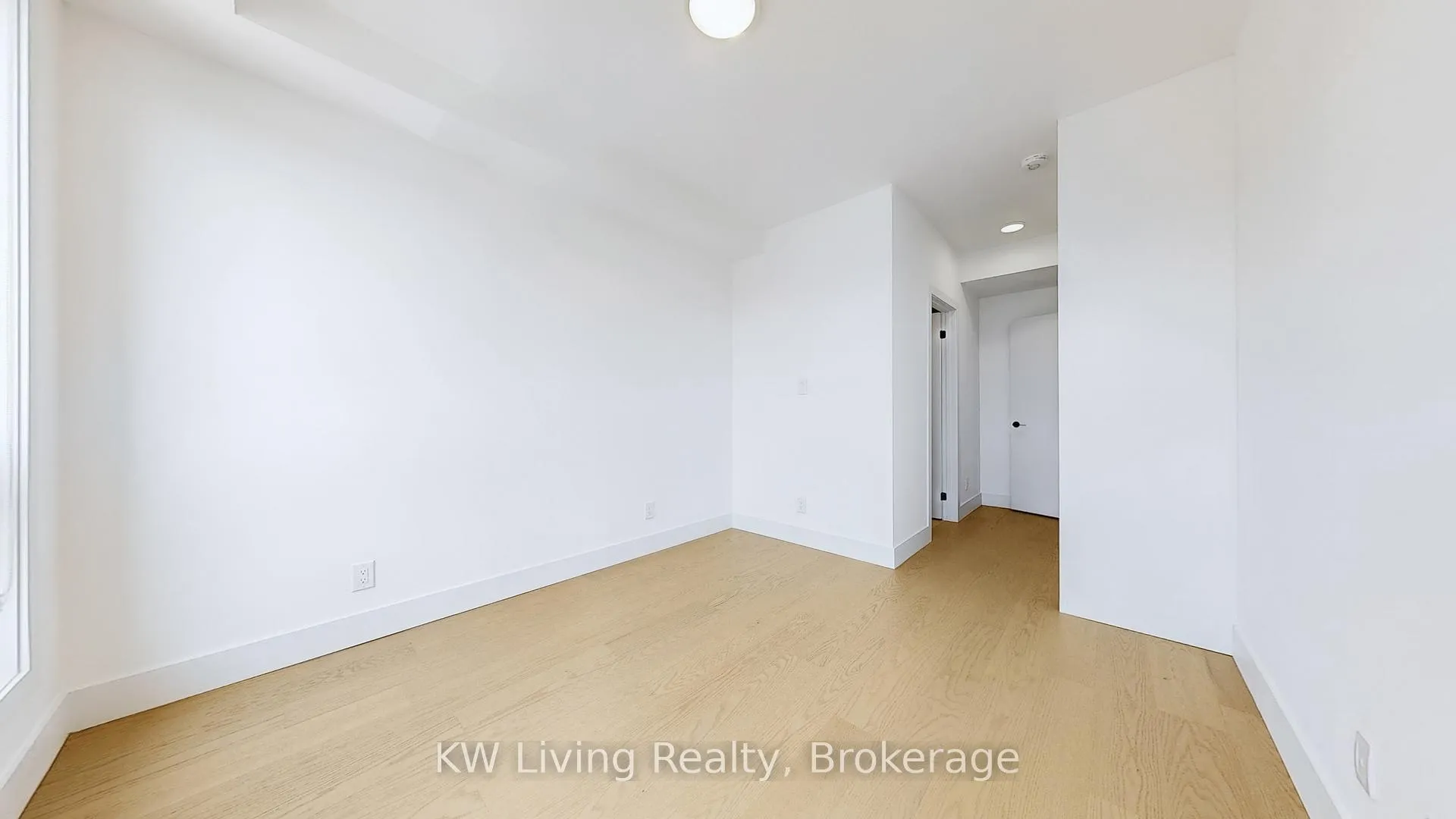 Photo 5 of Unit 101, 33 Kirknewton Road, Toronto, Caledonia-Fairbank — HOMEH