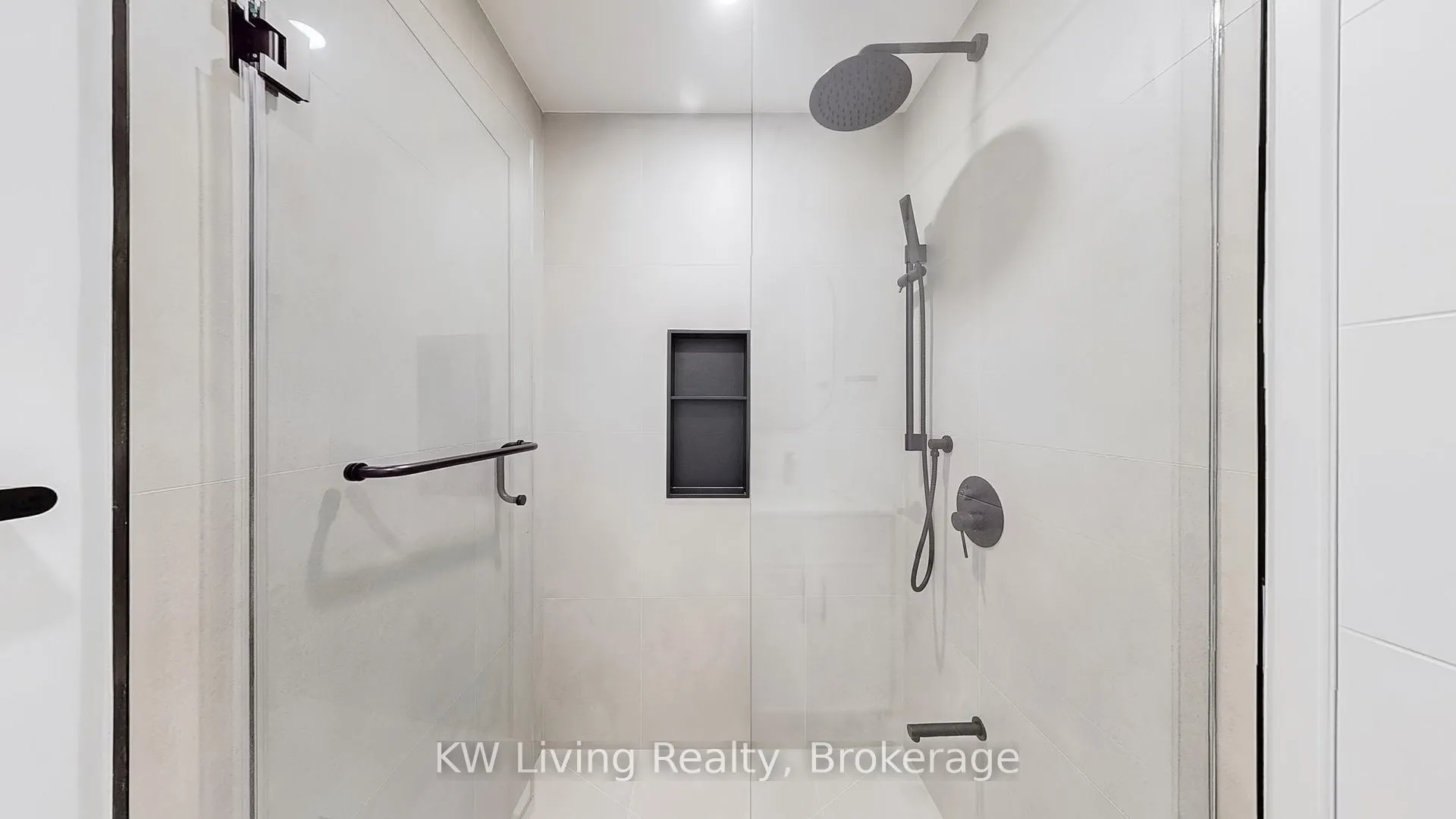 Photo 7 of Unit 101, 33 Kirknewton Road, Toronto, Caledonia-Fairbank — HOMEH