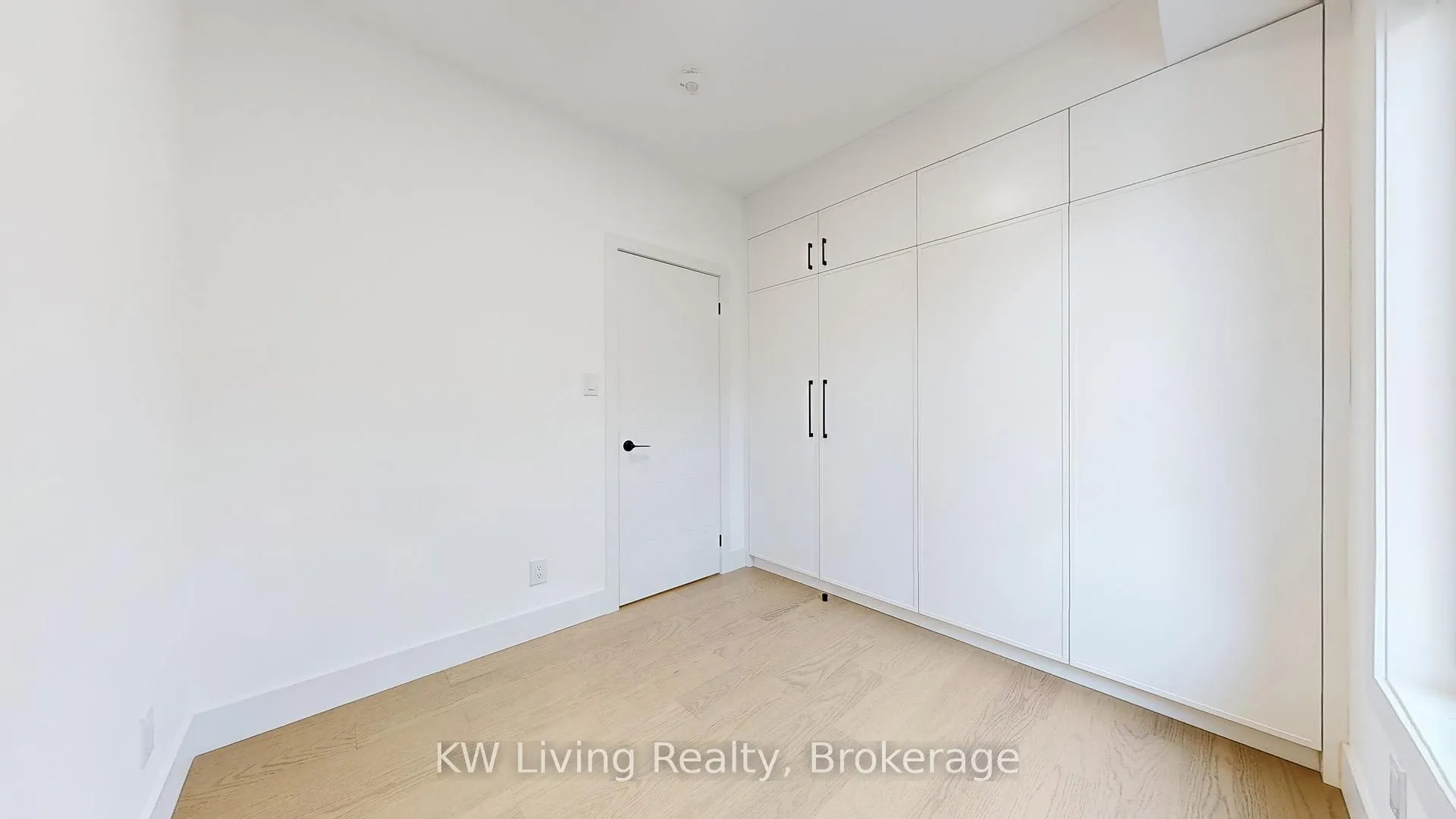 Photo 8 of Unit 101, 33 Kirknewton Road, Toronto, Caledonia-Fairbank — HOMEH