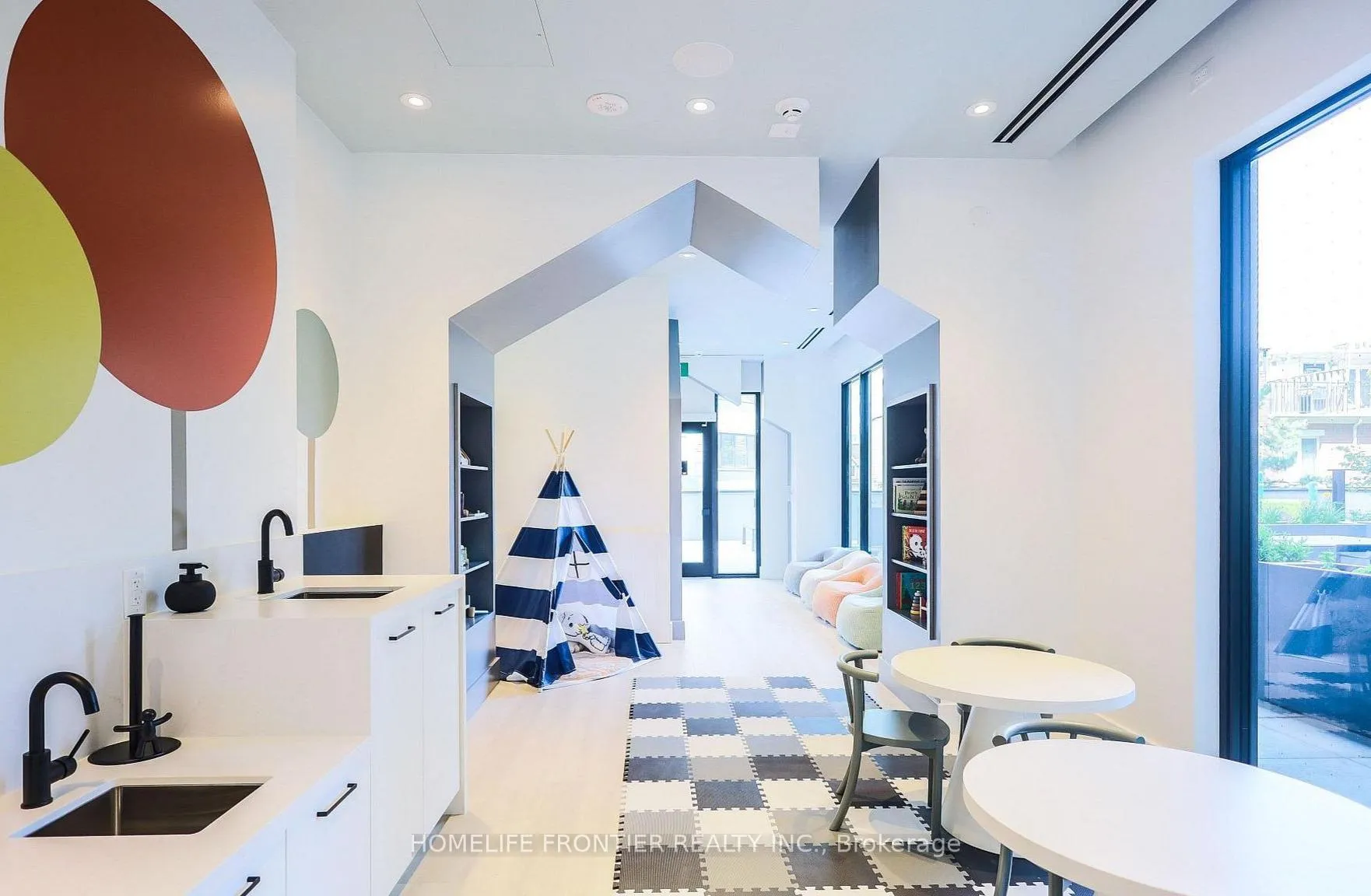 Photo 17 of Unit 822, 1182 King Street, Toronto, South Parkdale — HOMEH