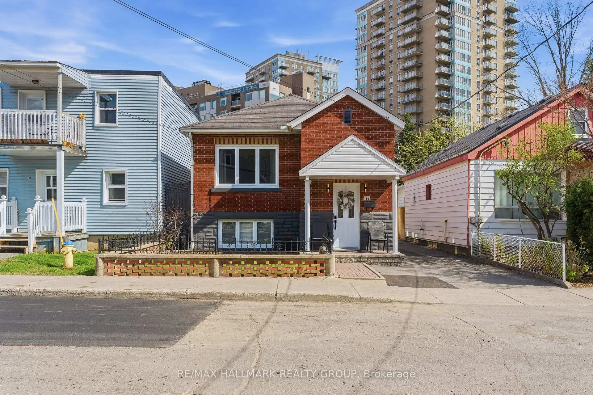 Photo 2 of 74 Genest Street, Ottawa, Vanier — HOMEH