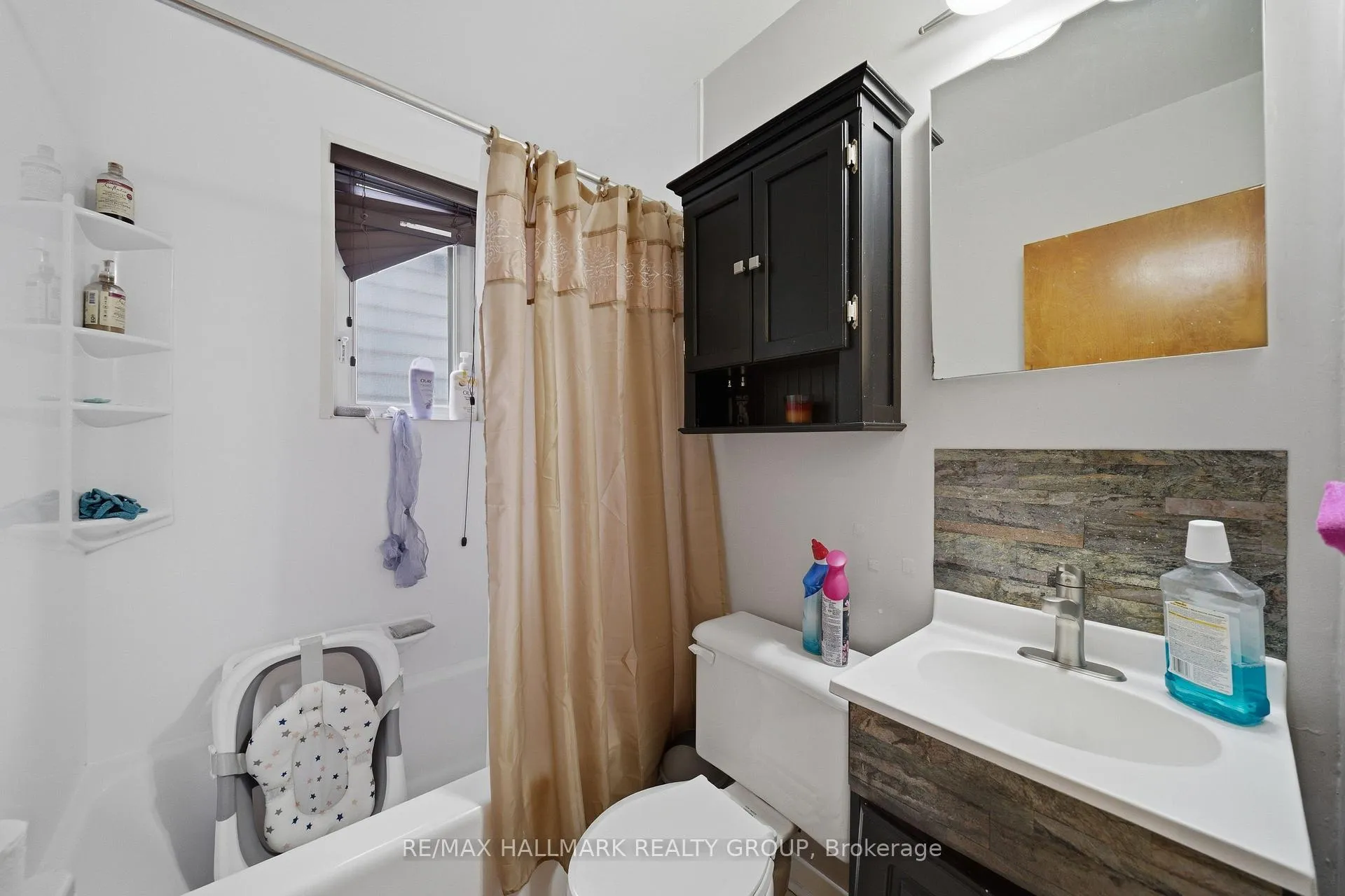 Photo 25 of 74 Genest Street, Ottawa, Vanier — HOMEH