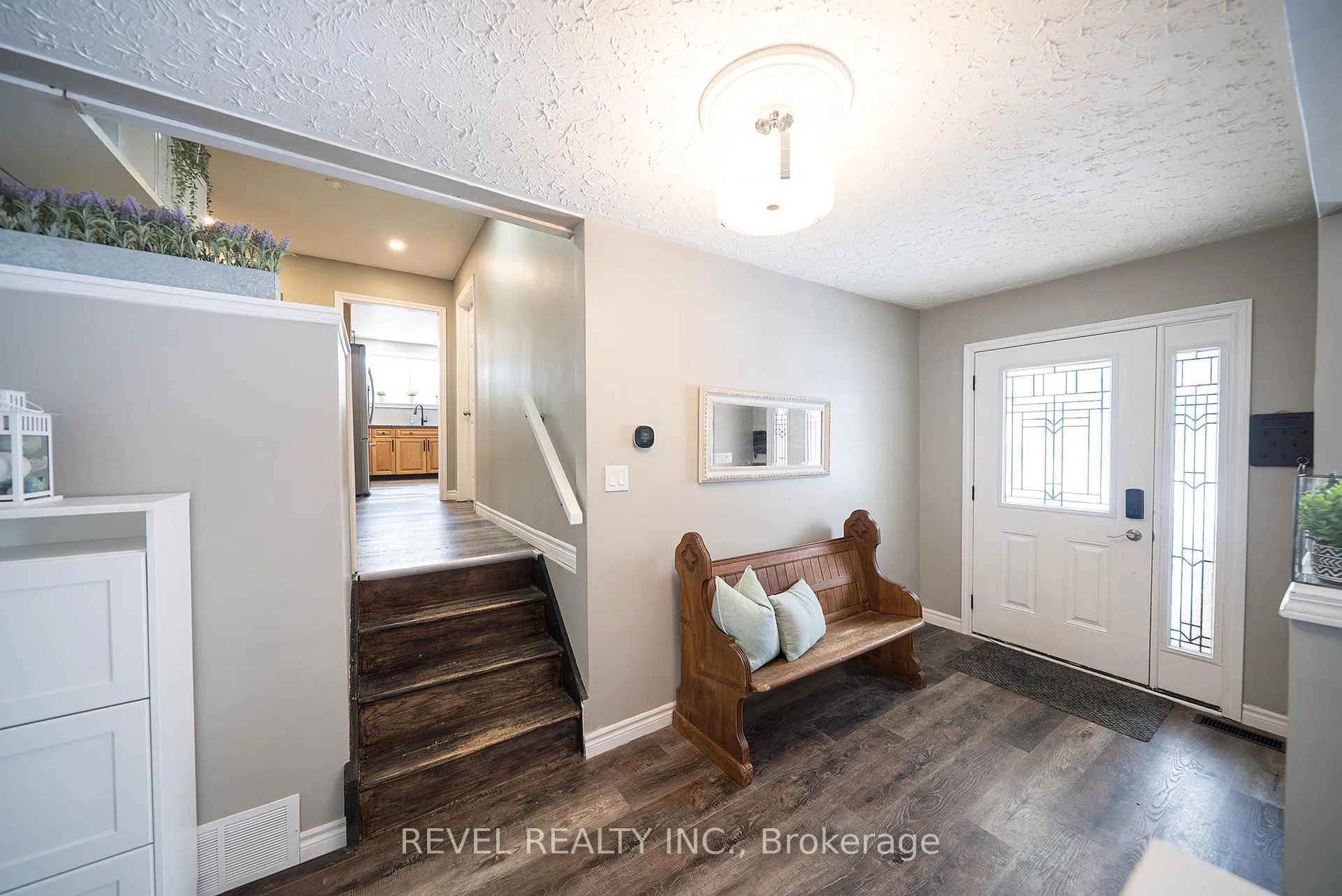 Photo 8 of 44 Shalfleet Boulevard, Brantford — HOMEH
