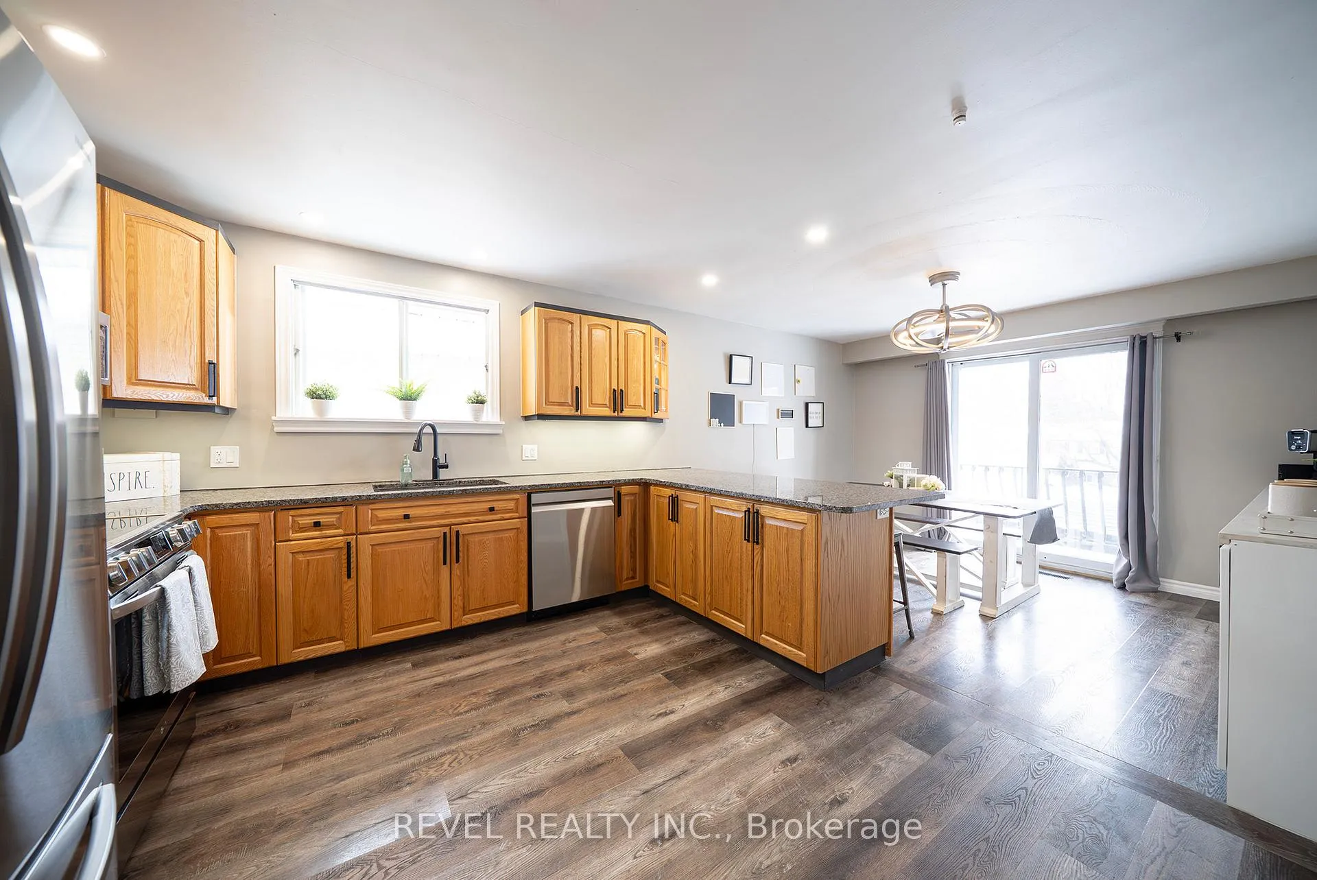 Photo 11 of 44 Shalfleet Boulevard, Brantford — HOMEH