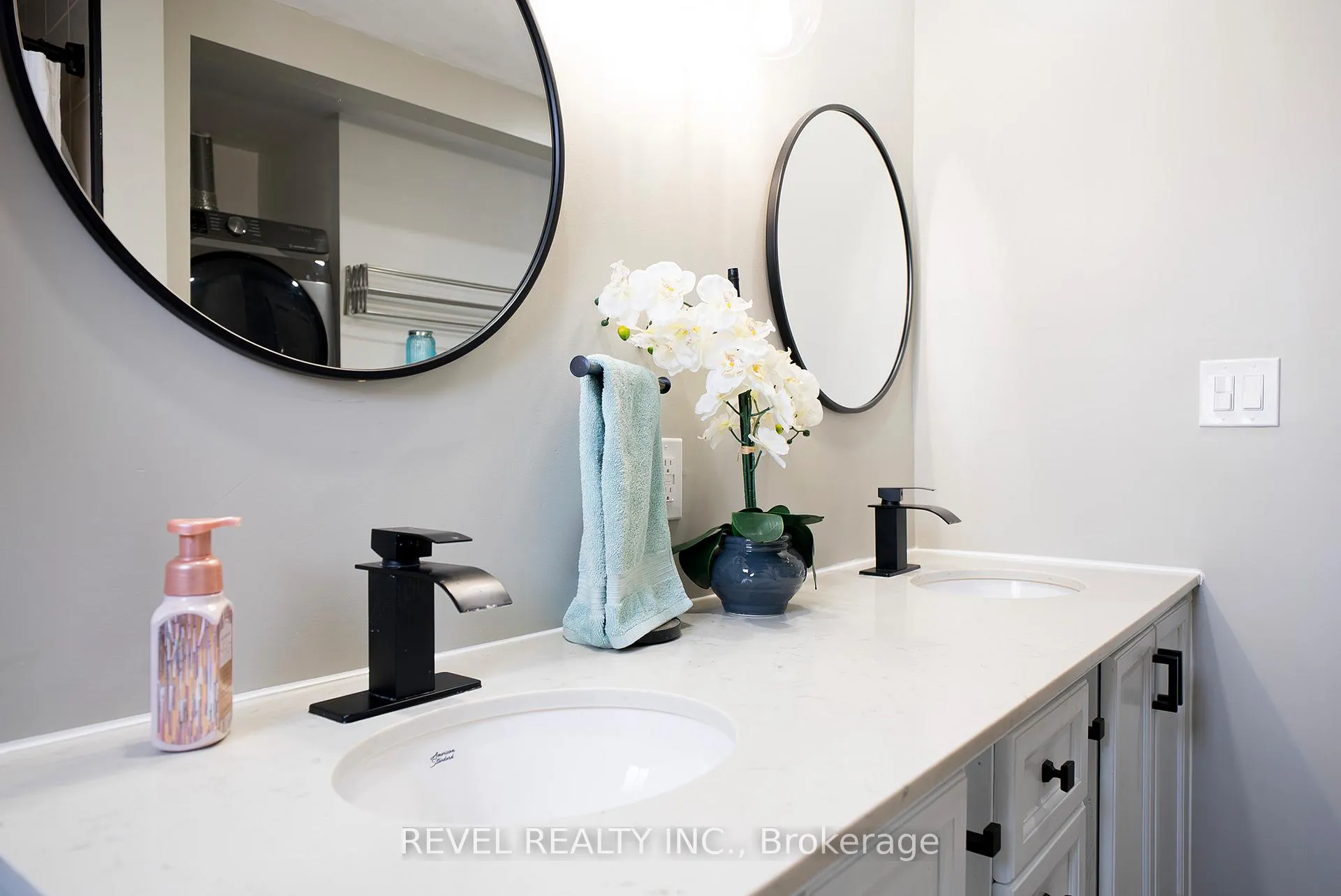 Photo 15 of 44 Shalfleet Boulevard, Brantford — HOMEH