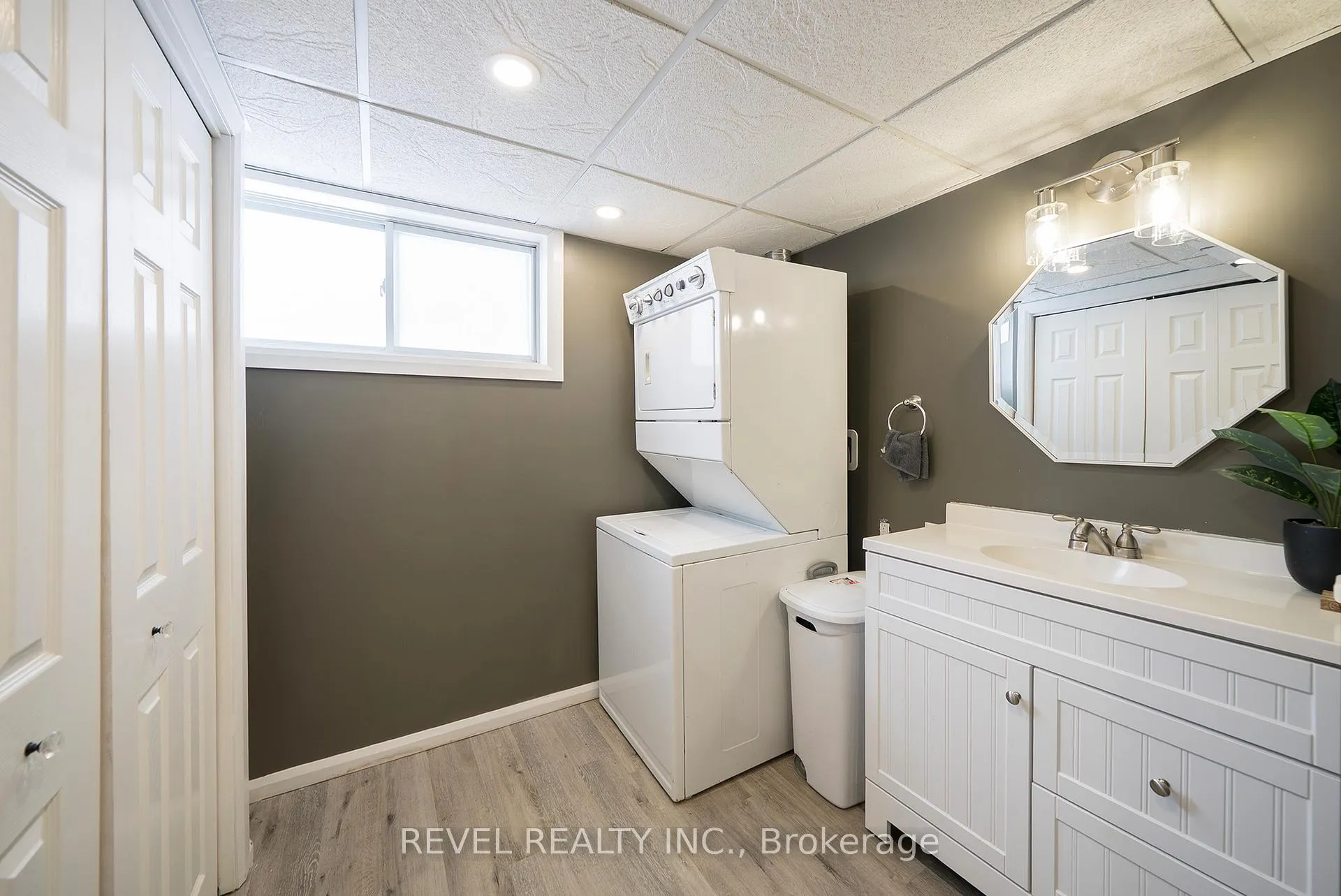 Photo 29 of 44 Shalfleet Boulevard, Brantford — HOMEH