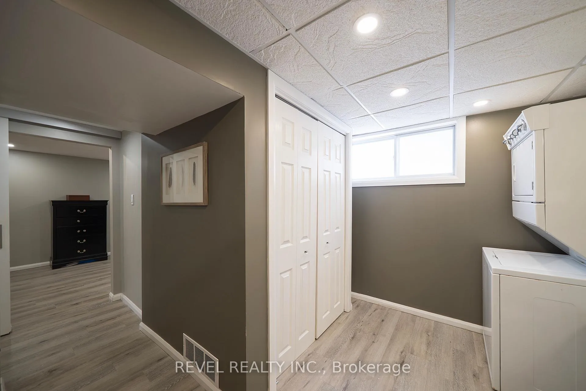 Photo 30 of 44 Shalfleet Boulevard, Brantford — HOMEH