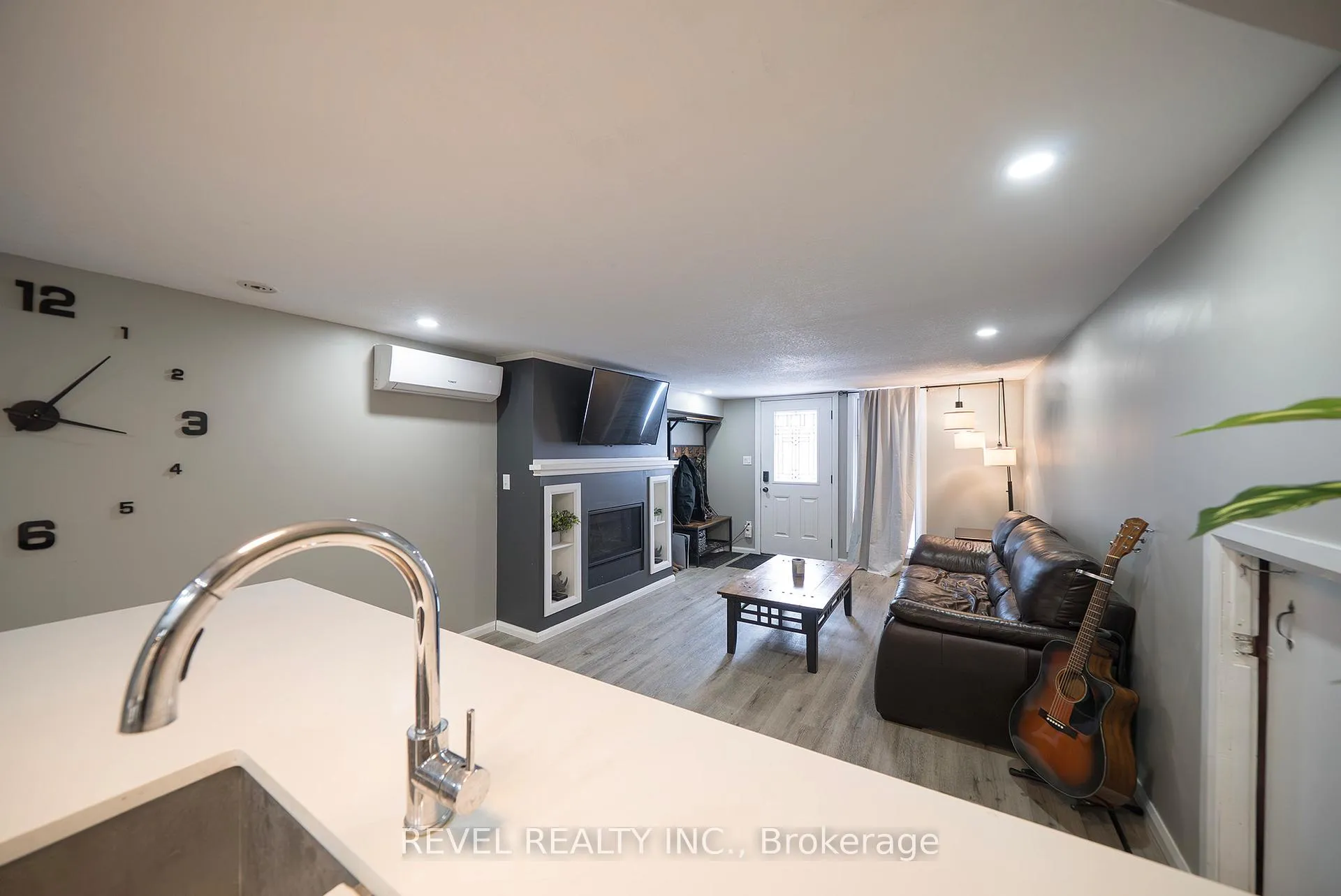 Photo 33 of 44 Shalfleet Boulevard, Brantford — HOMEH