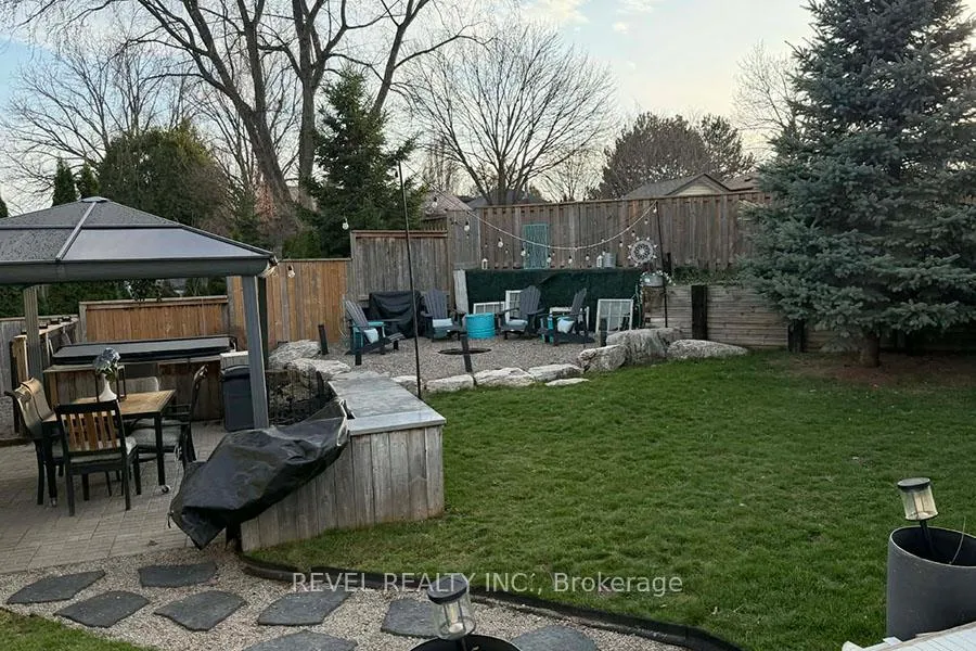 Photo 37 of 44 Shalfleet Boulevard, Brantford — HOMEH