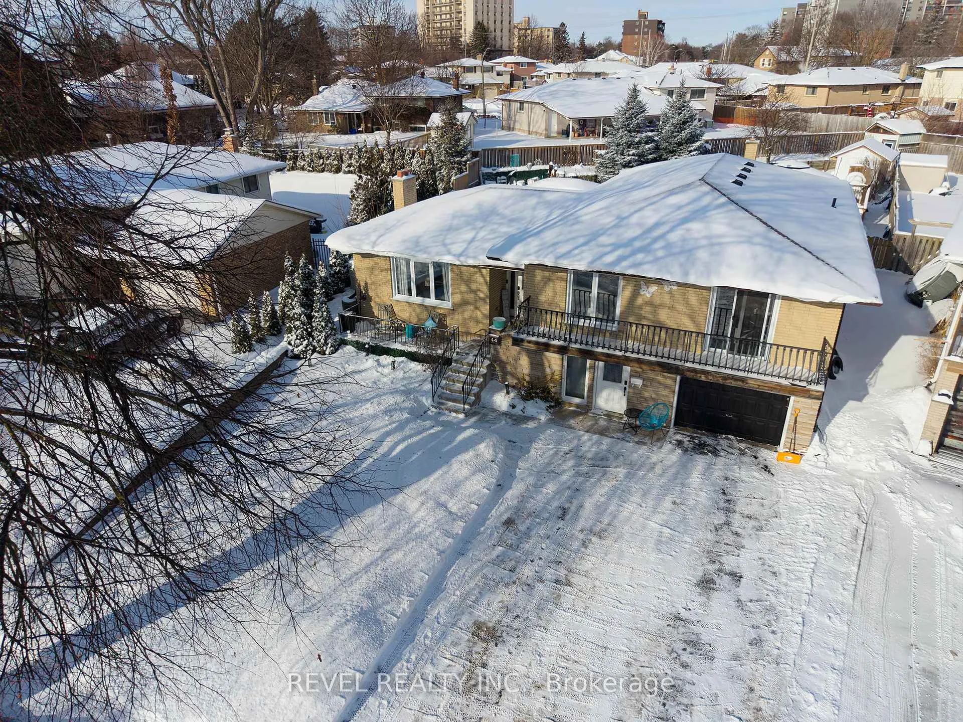 Photo 45 of 44 Shalfleet Boulevard, Brantford — HOMEH