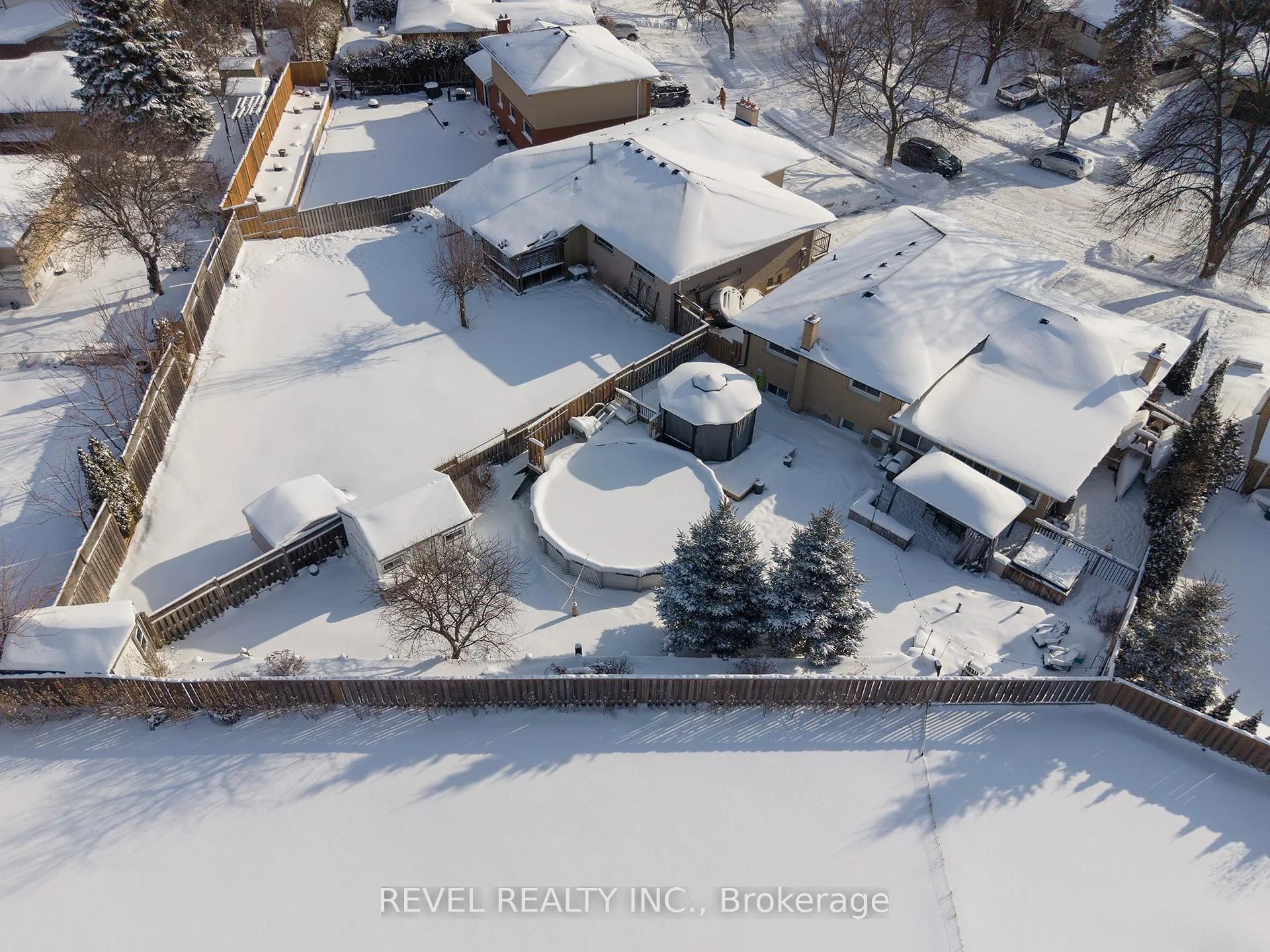 Photo 47 of 44 Shalfleet Boulevard, Brantford — HOMEH