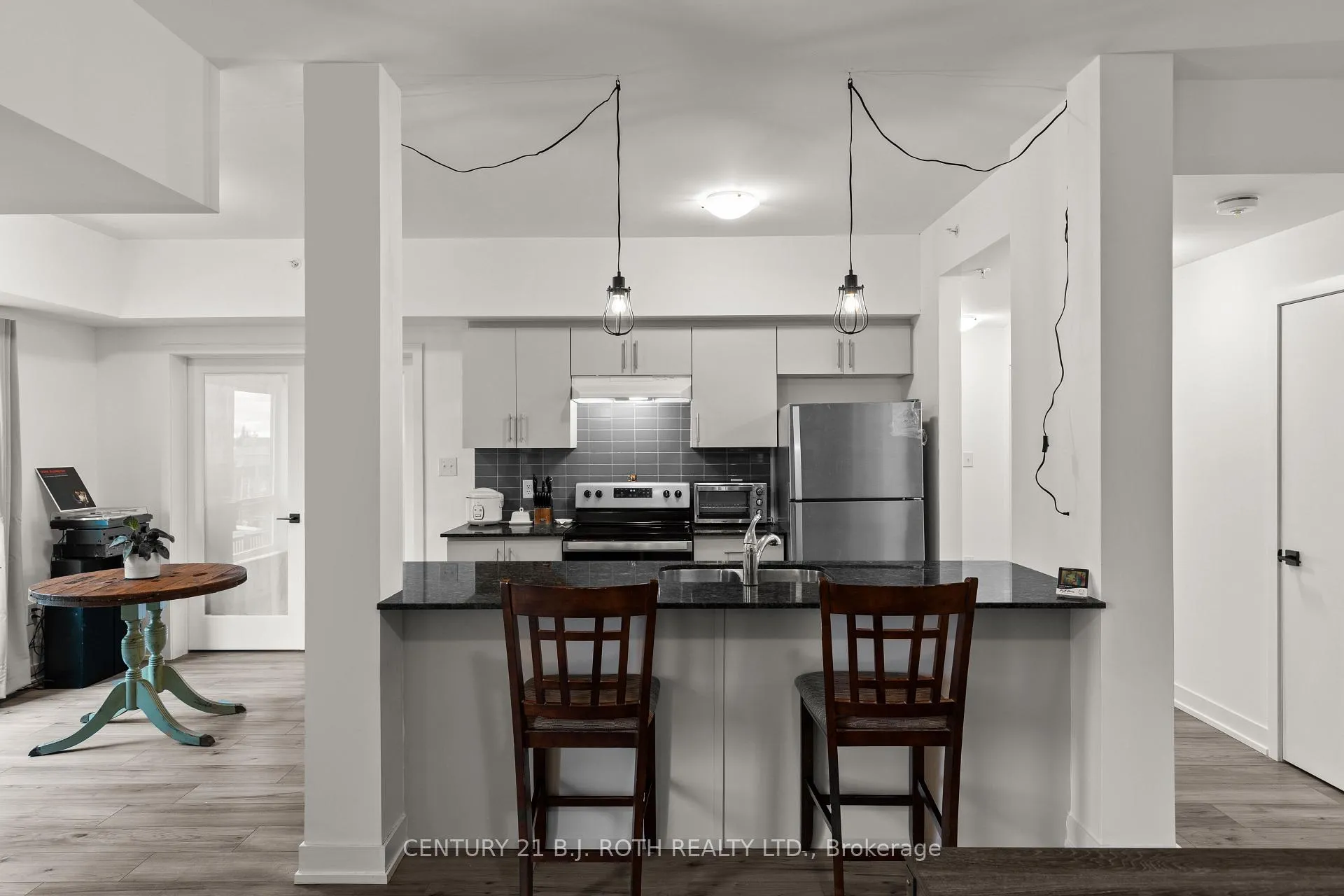 Photo 8 of Unit 117, 4 Spice Way, Barrie, Innis-Shore — HOMEH