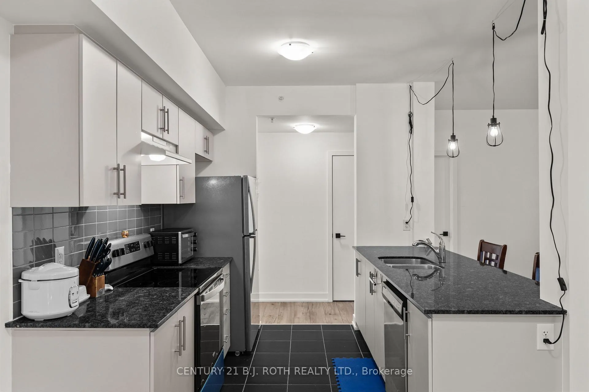 Photo 10 of Unit 117, 4 Spice Way, Barrie, Innis-Shore — HOMEH