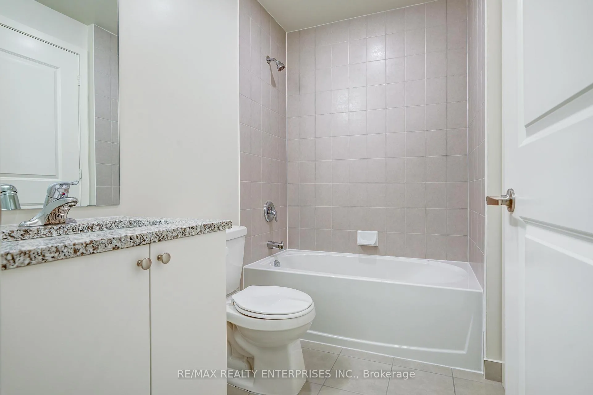Photo 2 of Unit 3707, 38 Annie Craig Drive, Etobicoke, Mimico — HOMEH