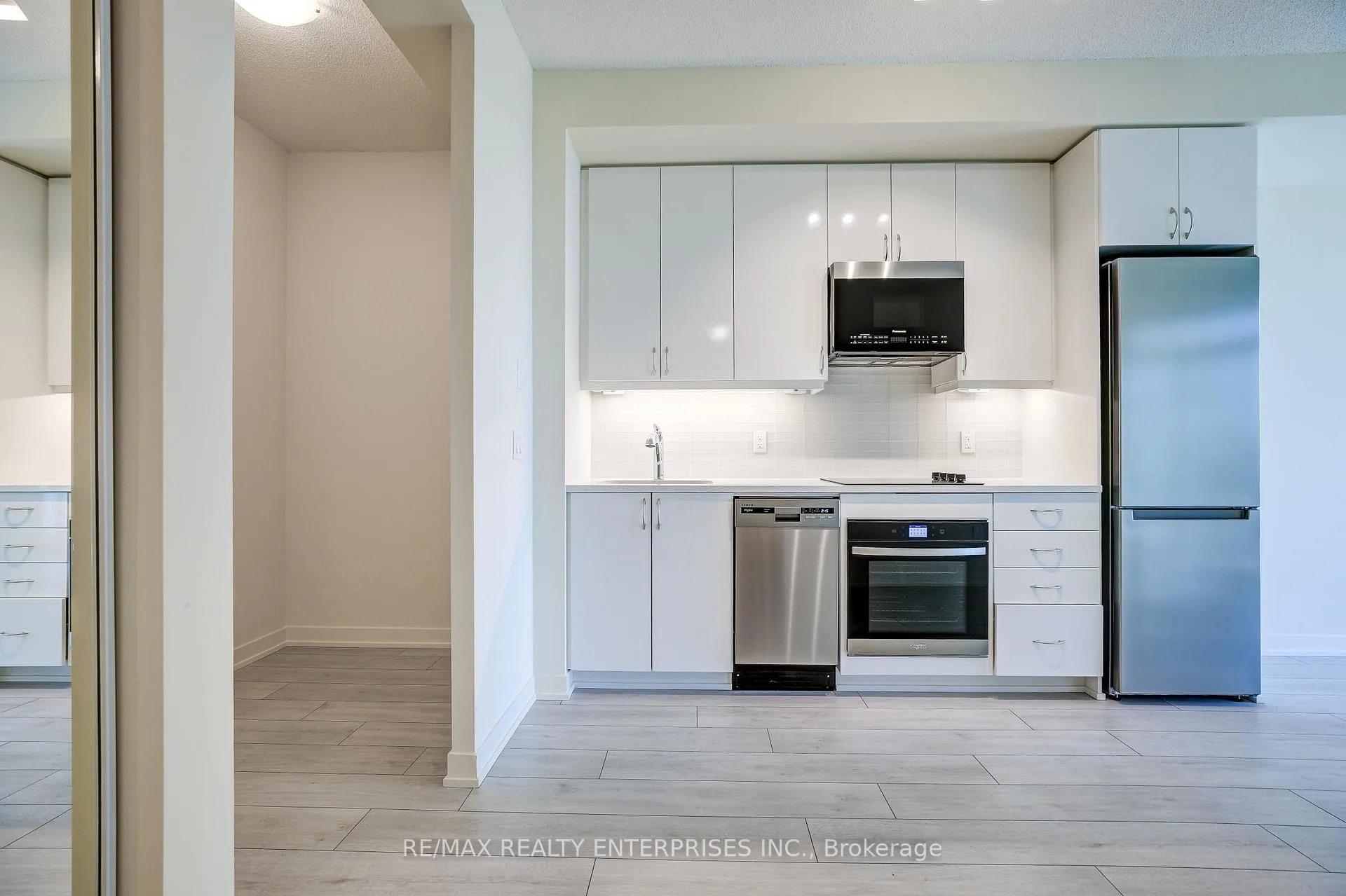 Photo 4 of Unit 3707, 38 Annie Craig Drive, Etobicoke, Mimico — HOMEH