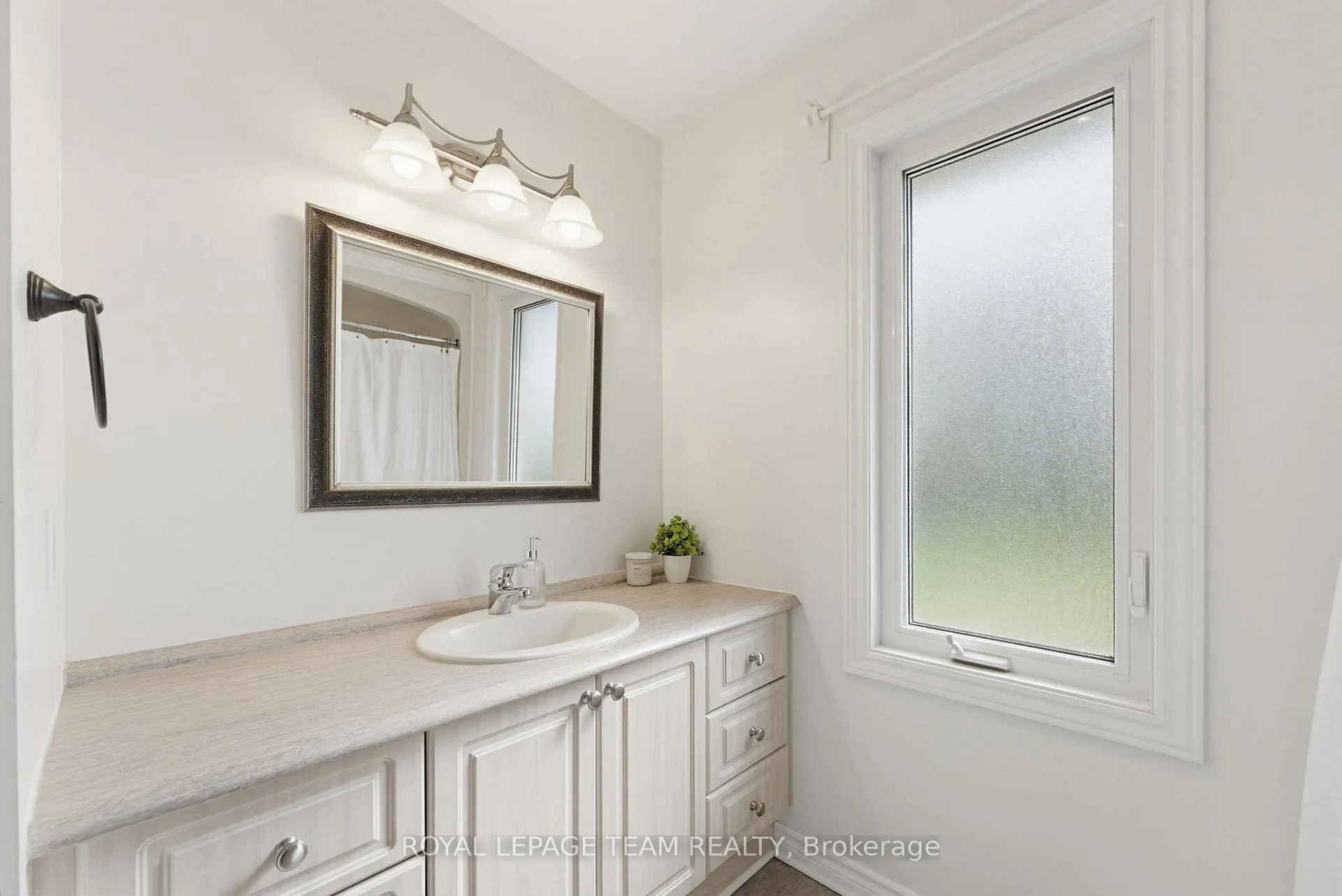 Photo 25 of 2141 River Road, North Grenville, North Grenville Twp (Kemptville South) — HOMEH
