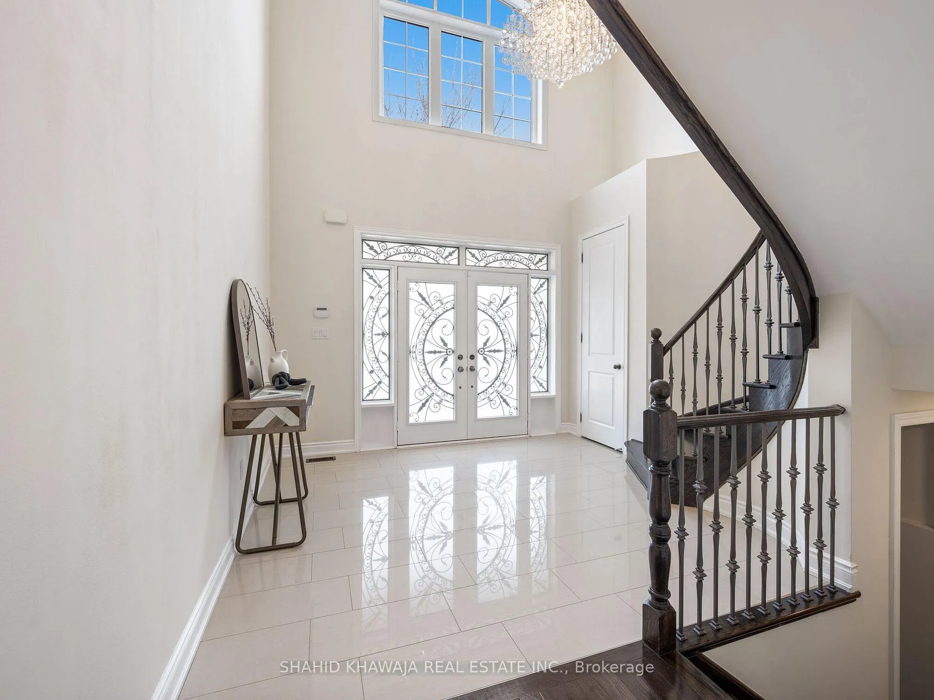 Photo 5 of 27 Lampman Crescent, Brampton, Credit Valley — HOMEH